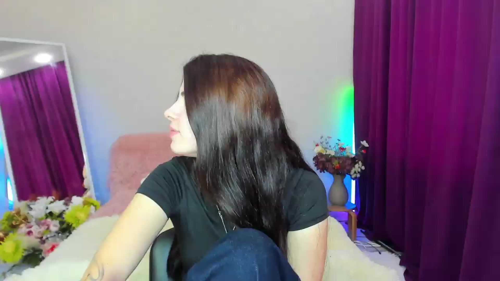 Gallery image thumbnail from KiraVane's myfreecams stream on, 09/24/2026, 09:12 image 1 of 20