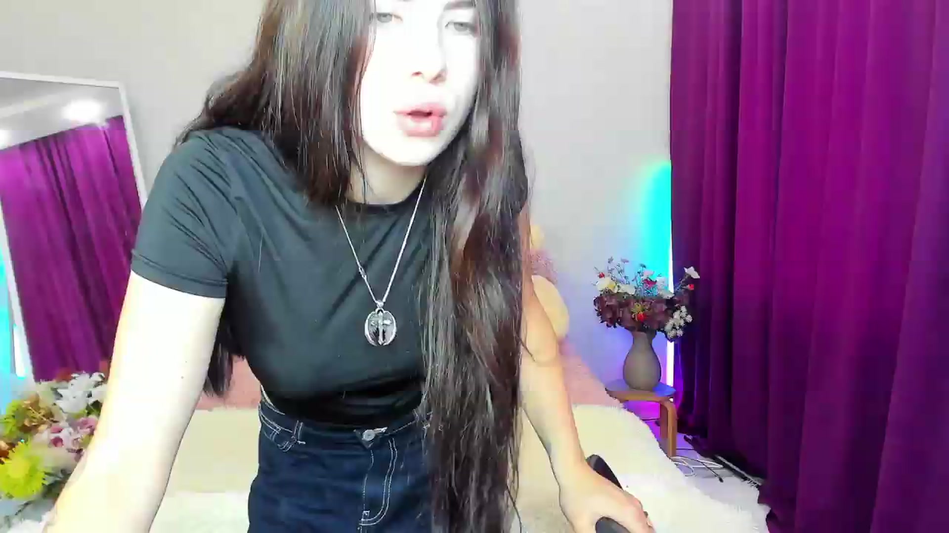 Gallery image thumbnail from KiraVane's myfreecams stream on, 09/24/2026, 09:12 image 8 of 20