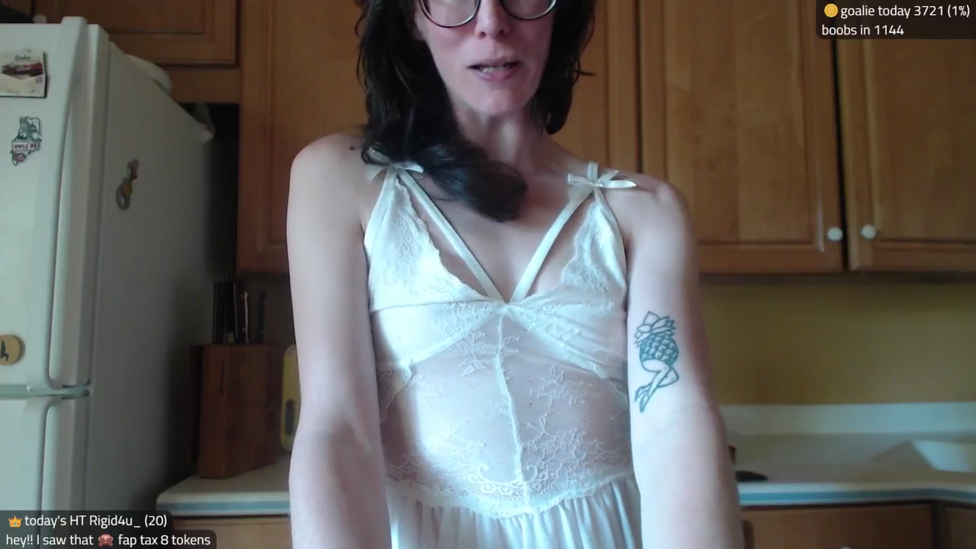 Gallery image thumbnail from Kira_'s myfreecams stream on, 08/01/2025, 15:29 image 2 of 20