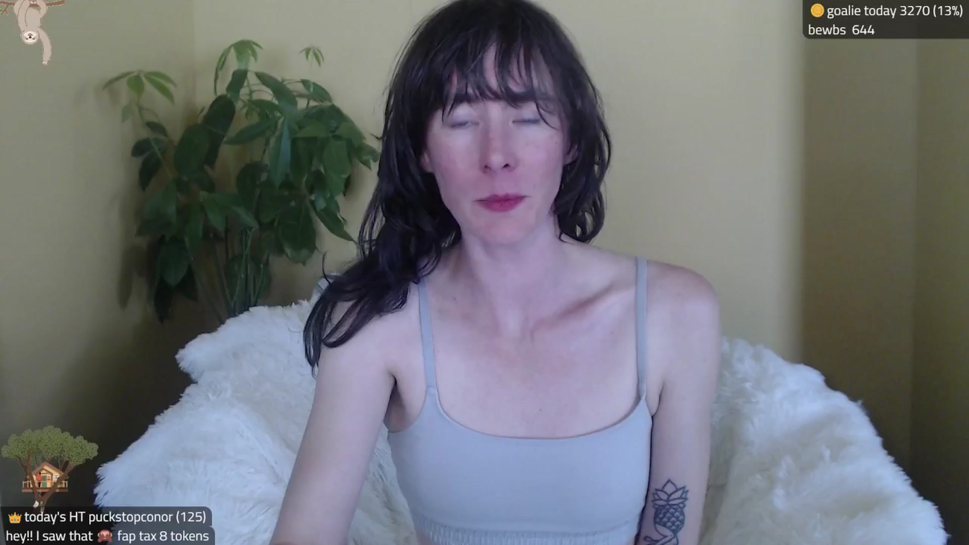 Gallery image thumbnail from Kira_'s myfreecams stream on, 08/01/2025, 19:00 image 1 of 20
