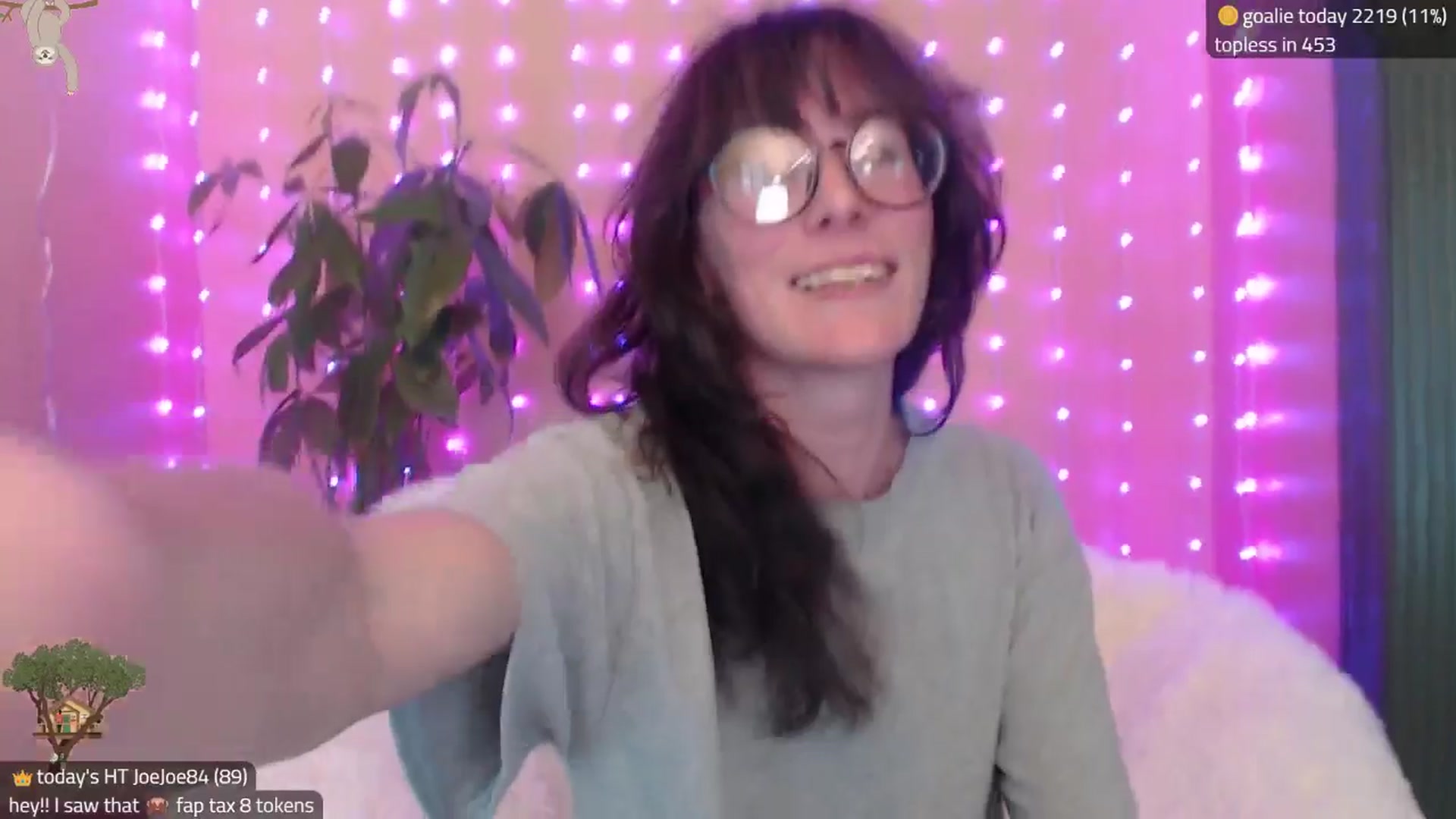 Gallery image thumbnail from Kira_'s myfreecams stream on, 08/20/2025, 15:47 image 17 of 20
