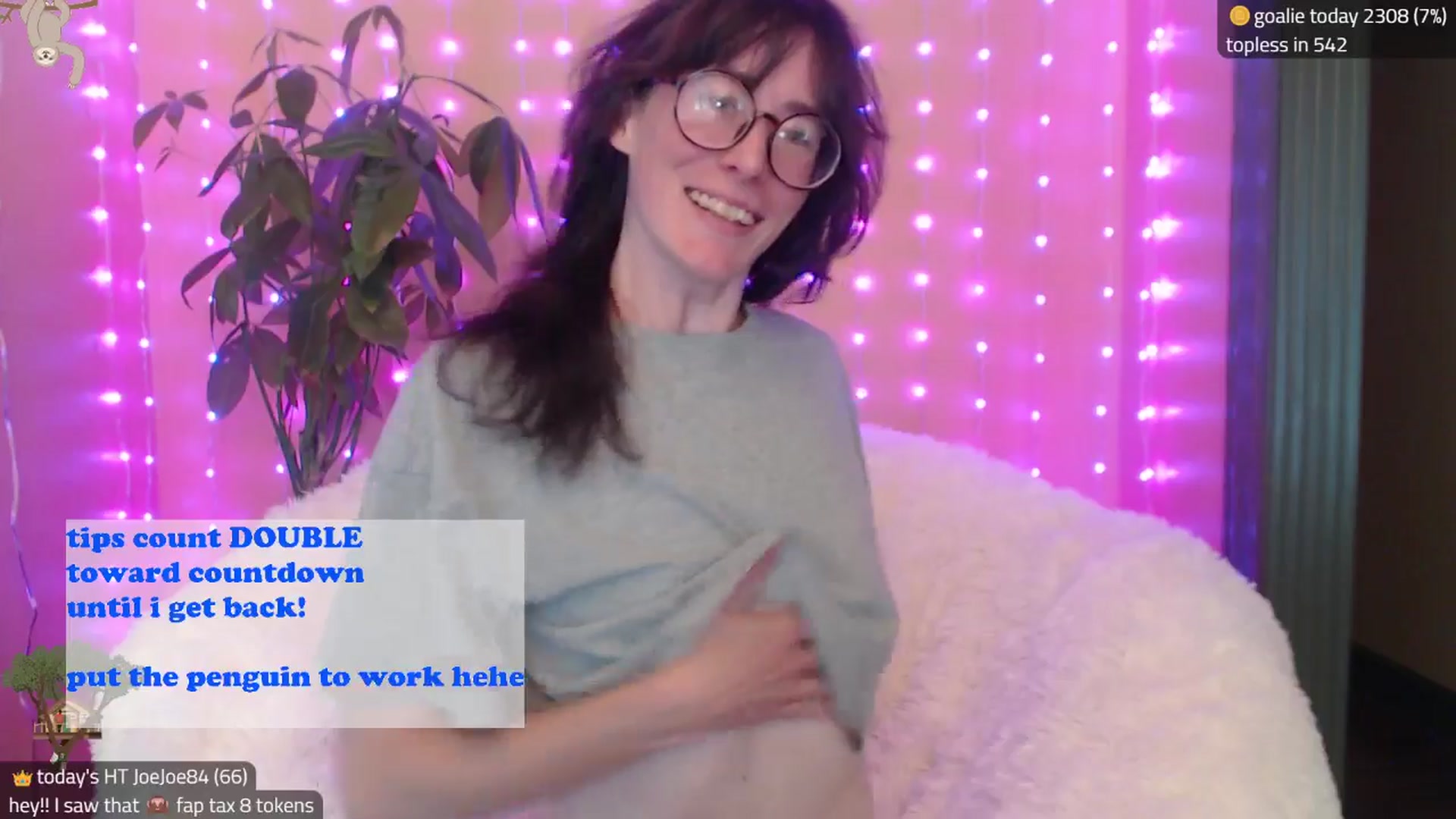 Gallery image thumbnail from Kira_'s myfreecams stream on, 08/20/2025, 15:47 image 10 of 20