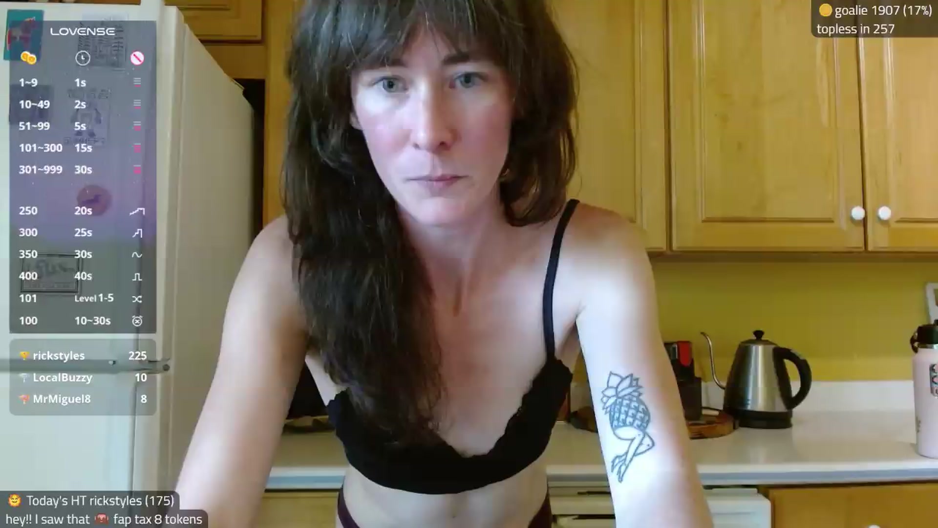 Gallery image thumbnail from Kira_'s myfreecams stream on, 08/14/2026, 15:35 image 12 of 20