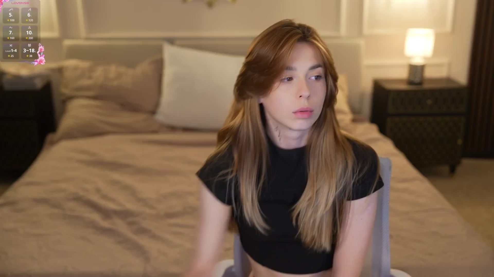 Gallery image thumbnail from Kirasolo's myfreecams stream on, 06/23/2025, 23:57 image 7 of 20