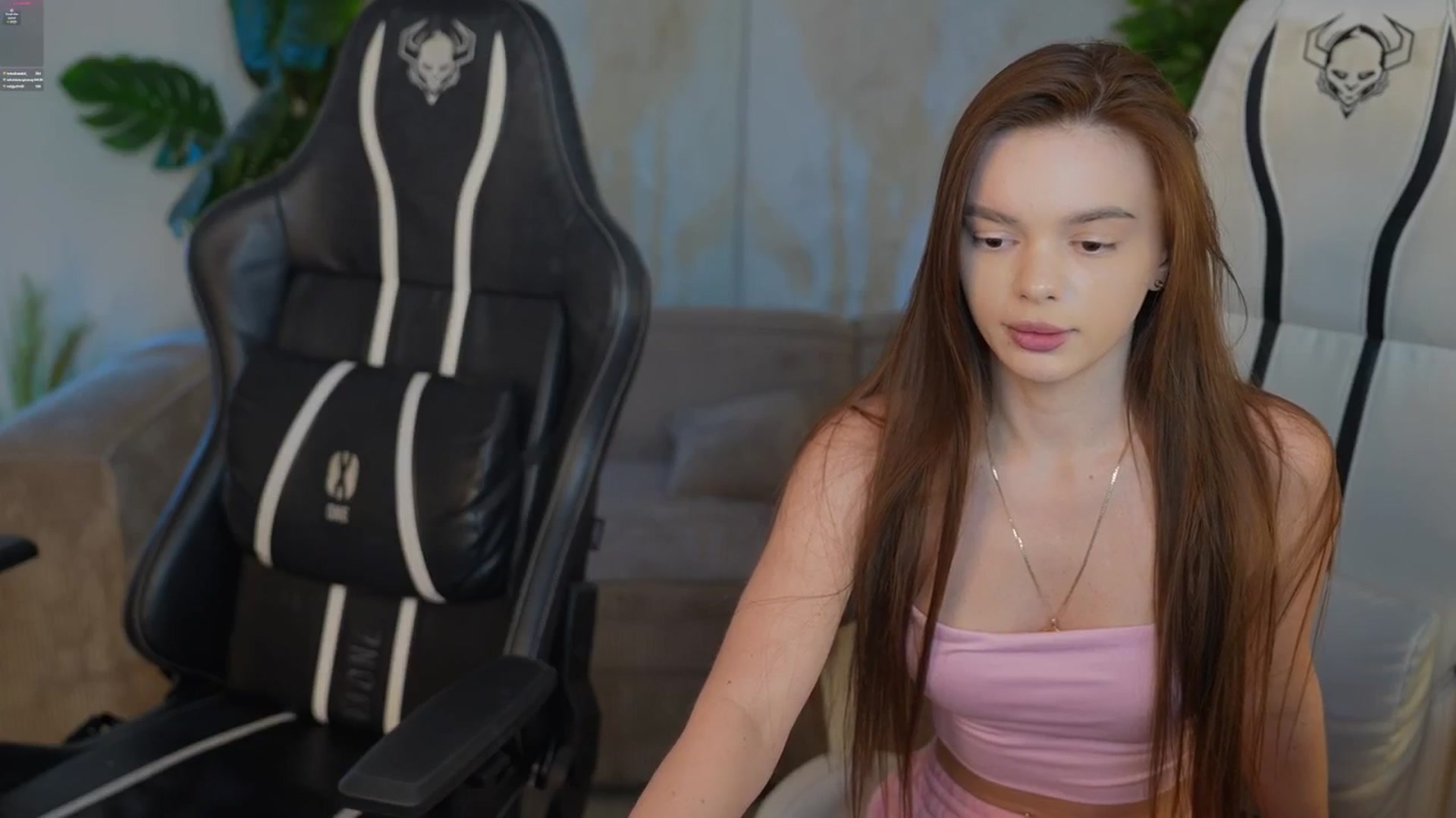 Gallery image thumbnail from Kirasolo's myfreecams stream on, 07/01/2025, 24:59 image 18 of 20