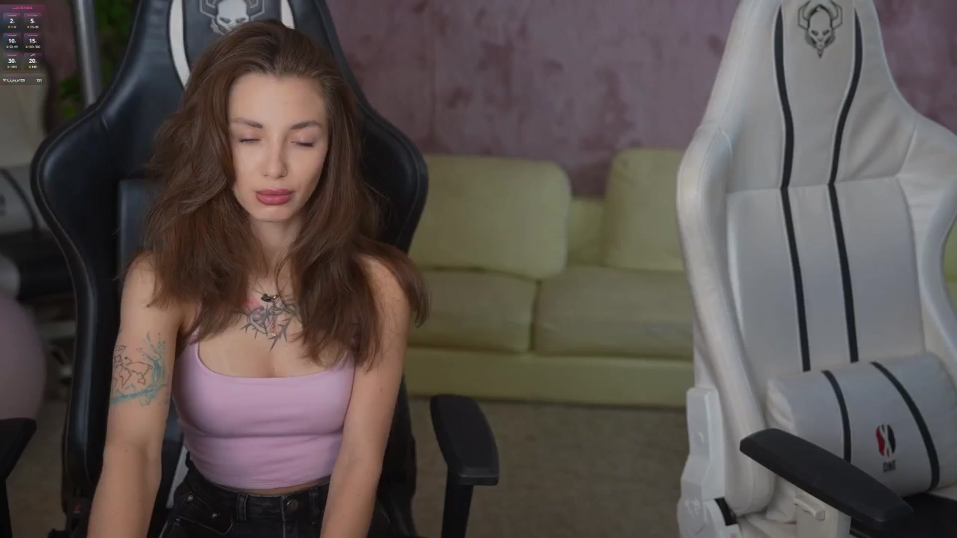 Gallery image thumbnail from Kirasolo's myfreecams stream on, 07/01/2025, 15:15 image 5 of 20