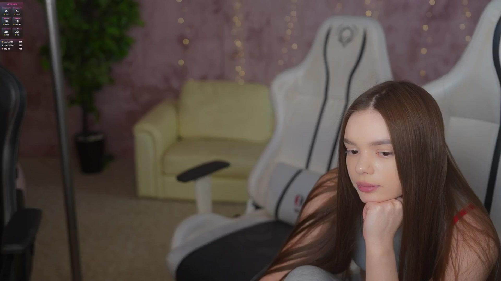 Gallery image thumbnail from Kirasolo's myfreecams stream on, 07/01/2025, 20:03 image 1 of 20