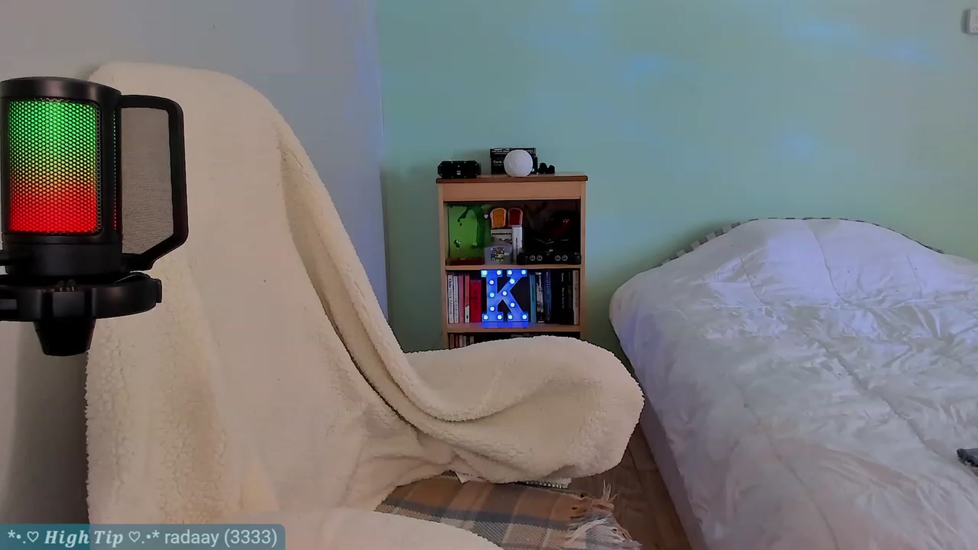 Gallery image thumbnail from Kirby's myfreecams stream on, 06/25/2023, 21:46 image 17 of 20