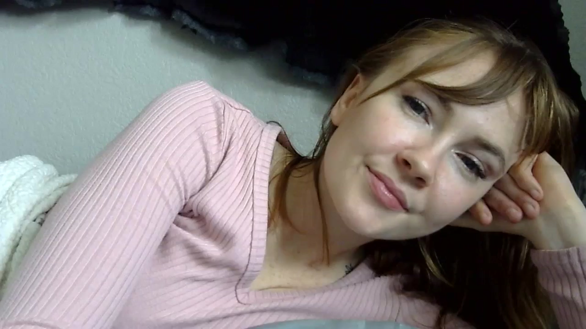 Gallery image thumbnail from KirbyCutie's myfreecams stream on, 03/14/2024, 18:39 image 18 of 20