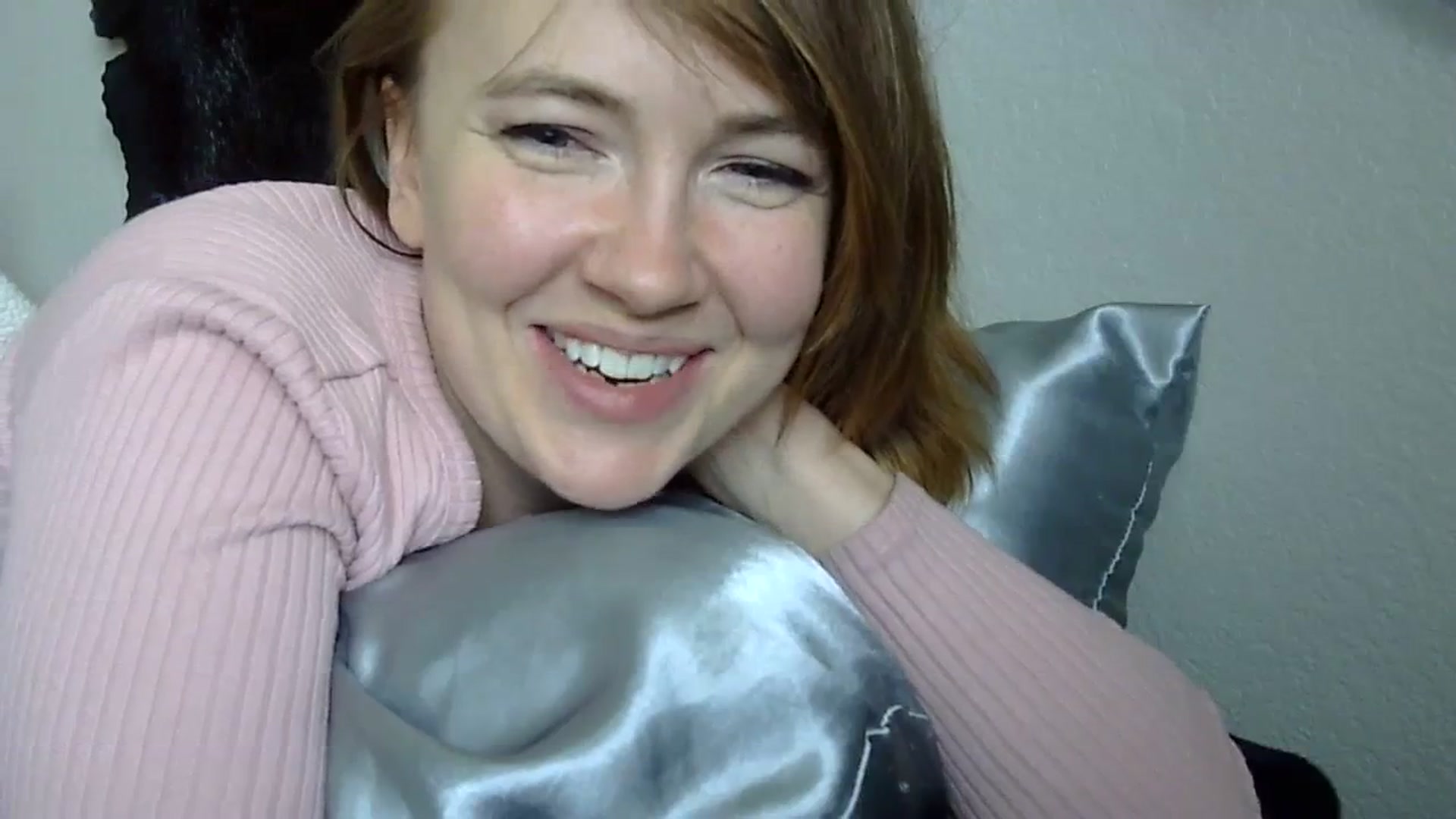 Gallery image thumbnail from KirbyCutie's myfreecams stream on, 03/14/2024, 20:29 image 17 of 20