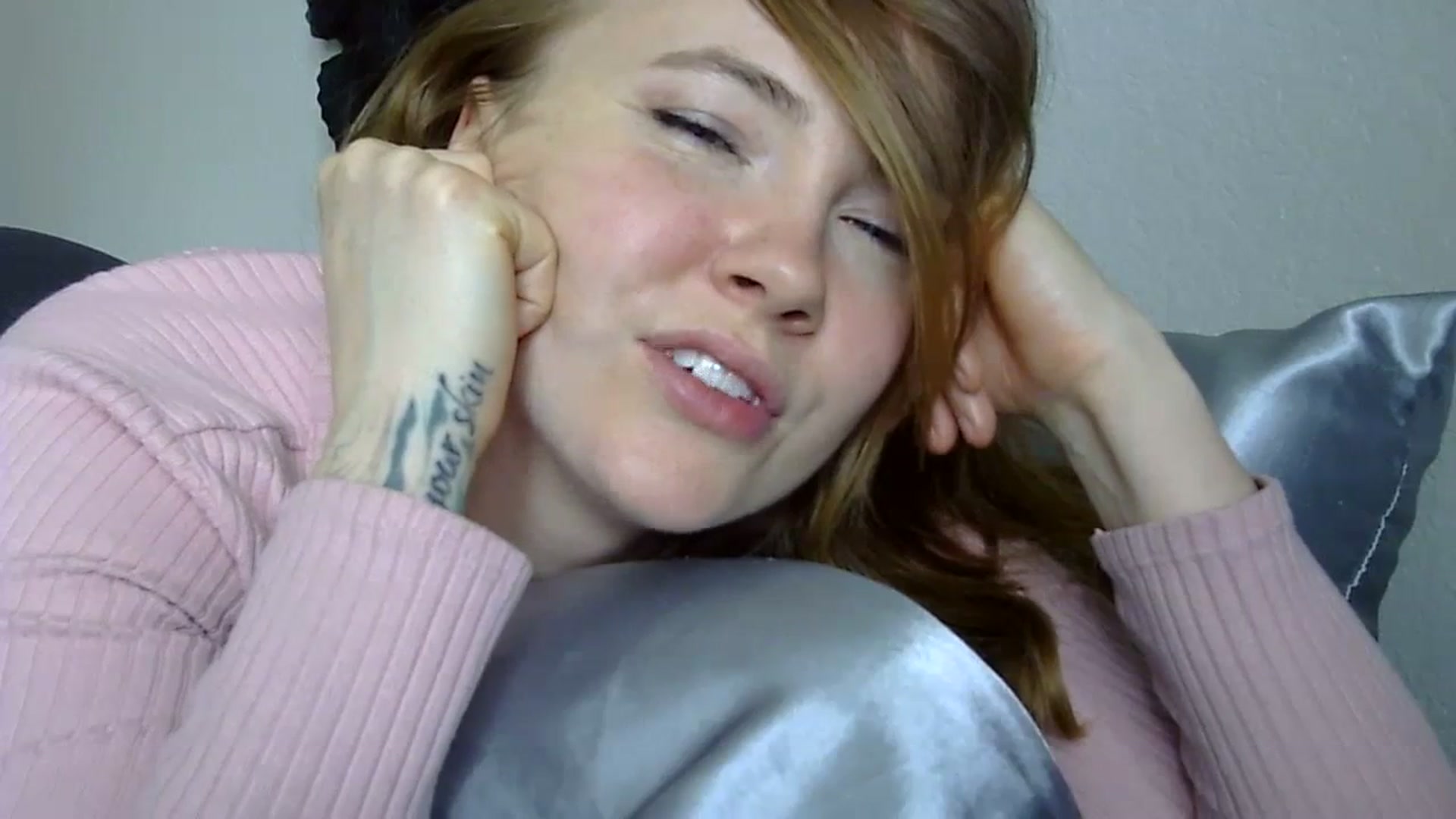 Gallery image thumbnail from KirbyCutie's myfreecams stream on, 03/14/2024, 20:29 image 20 of 20