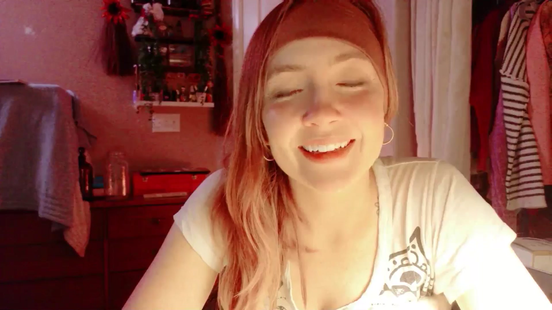 Gallery image thumbnail from KirbyCutie's myfreecams stream on, 04/30/2026, 06:04 image 7 of 20