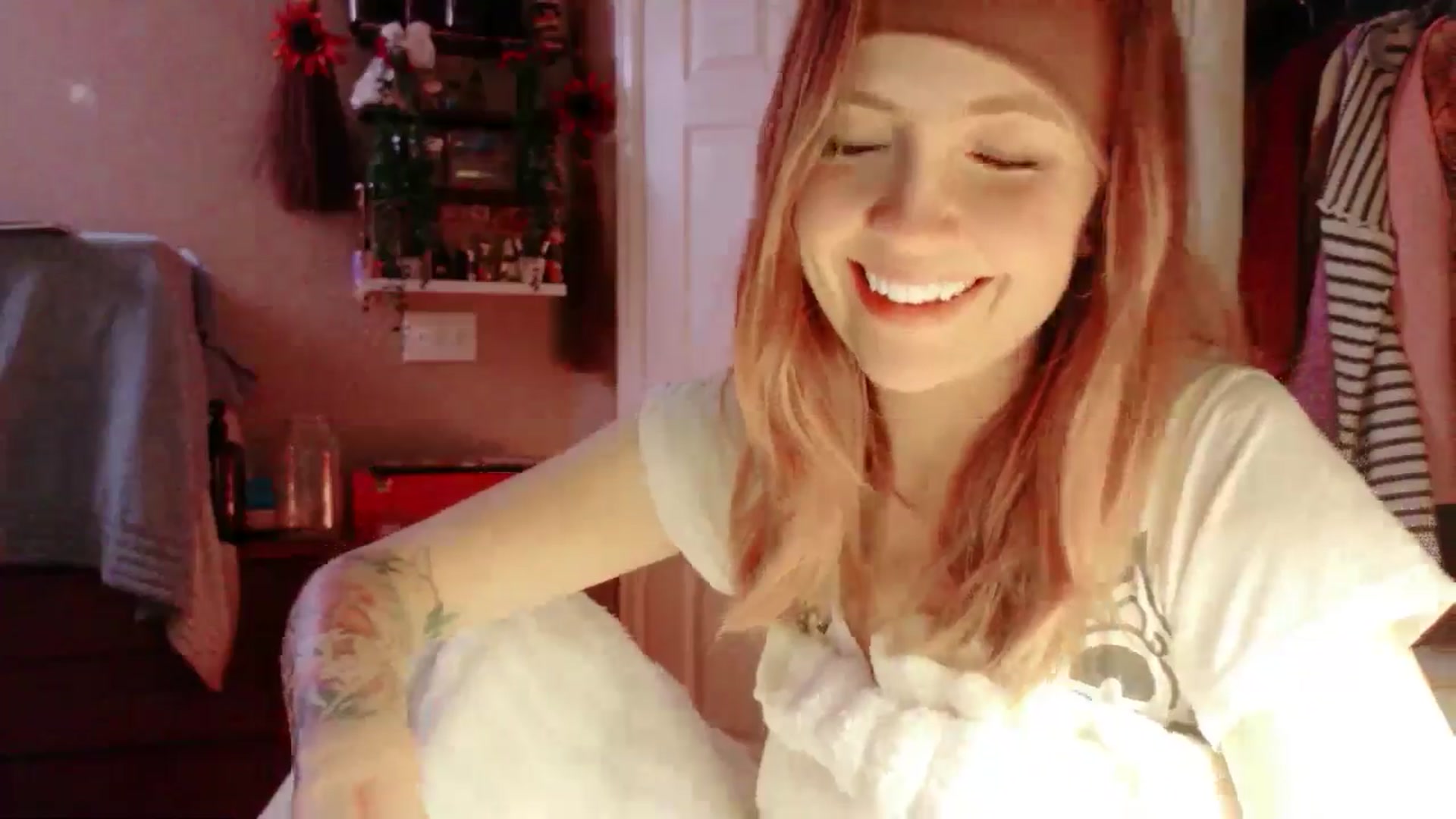 Gallery image thumbnail from KirbyCutie's myfreecams stream on, 04/30/2026, 06:04 image 5 of 20