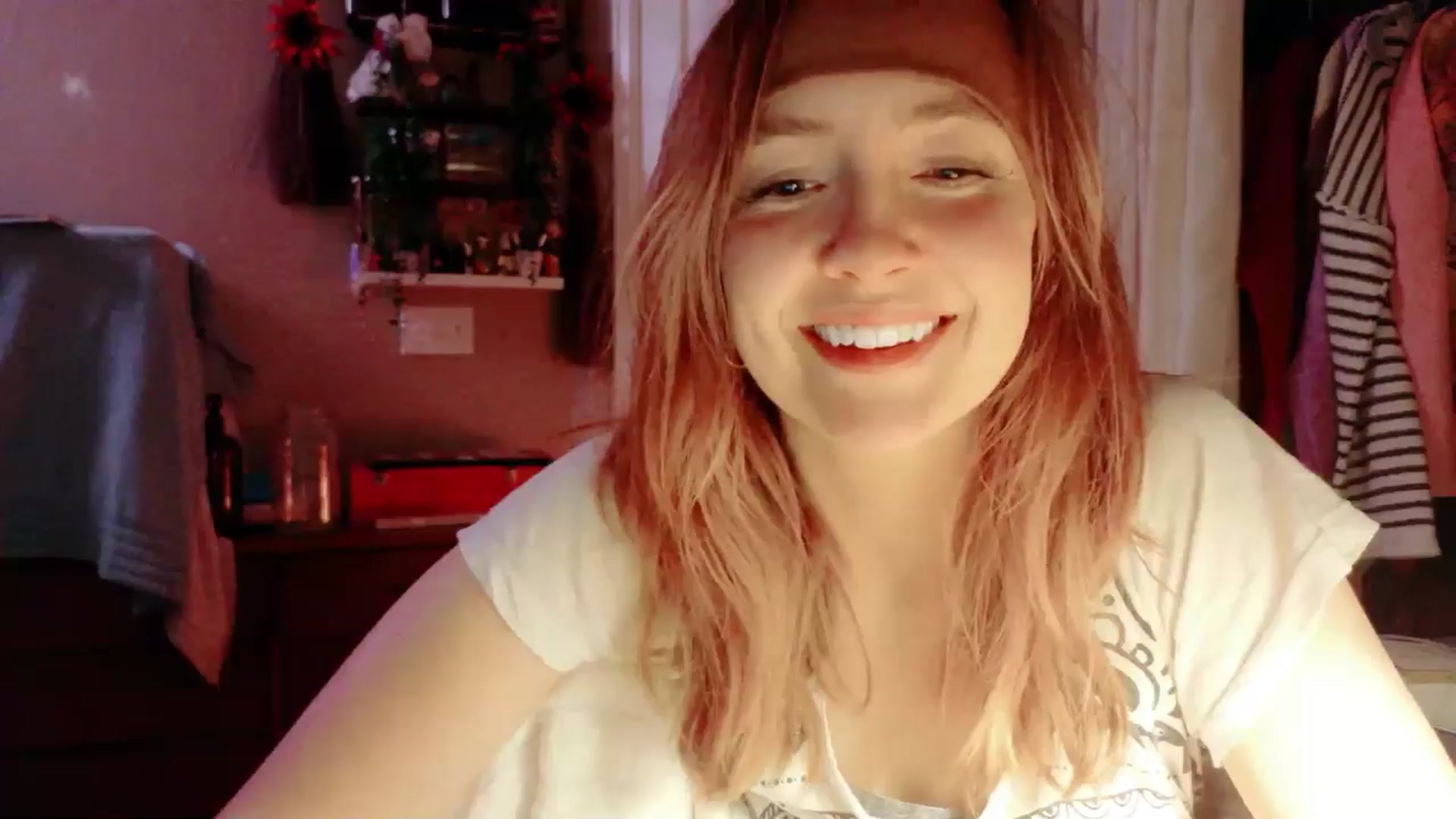 Gallery image thumbnail from KirbyCutie's myfreecams stream on, 04/30/2026, 06:04 image 15 of 20