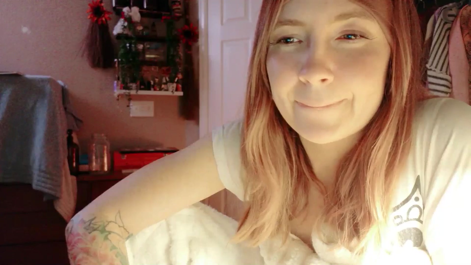 Gallery image thumbnail from KirbyCutie's myfreecams stream on, 04/30/2026, 06:04 image 3 of 20