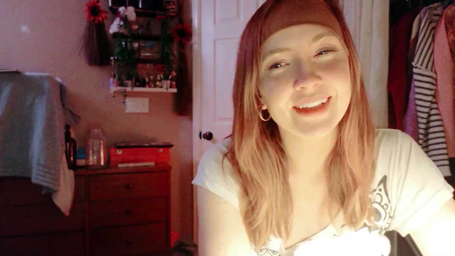 Gallery image thumbnail from KirbyCutie's myfreecams stream on, 04/30/2026, 06:04 image 6 of 20
