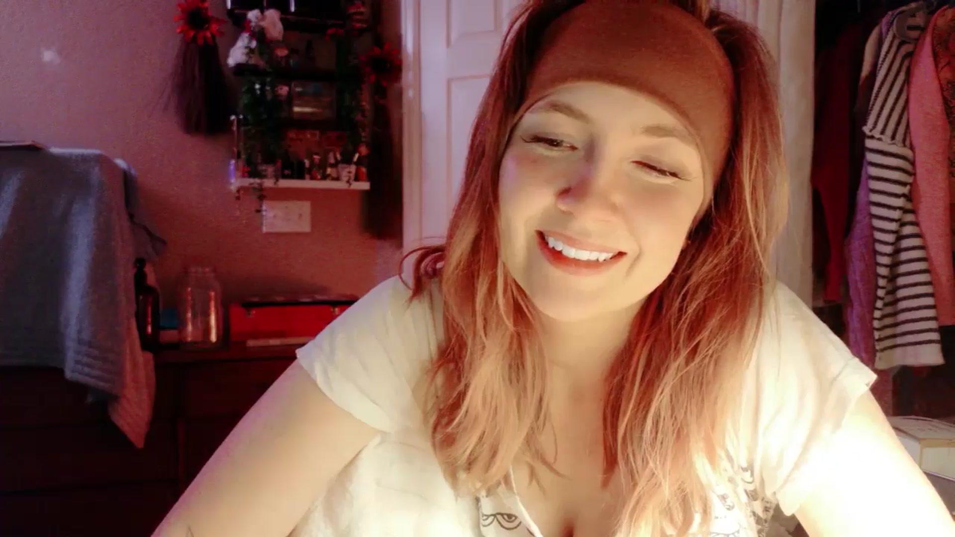 Gallery image thumbnail from KirbyCutie's myfreecams stream on, 04/30/2026, 06:04 image 18 of 20