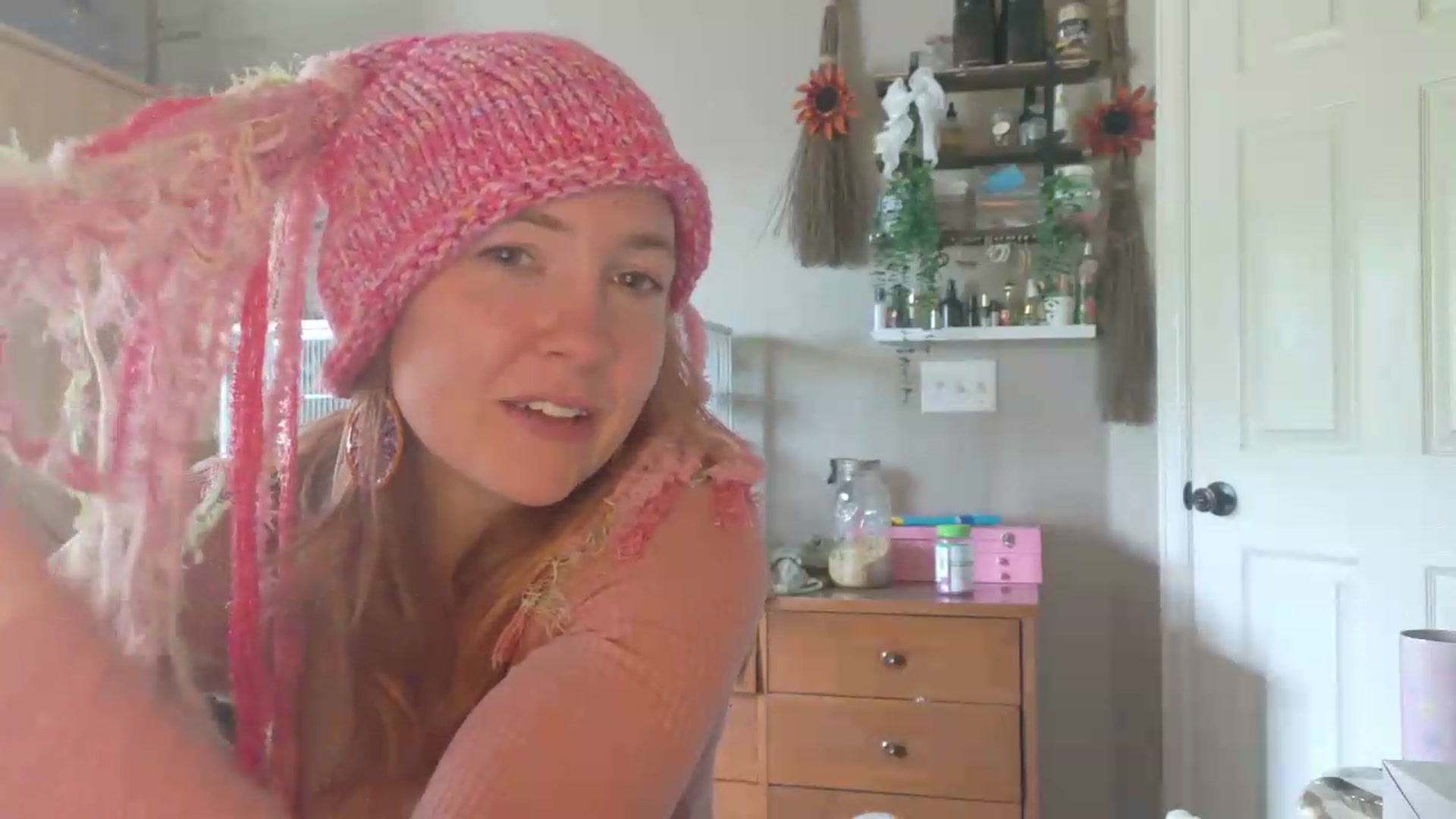 Gallery image thumbnail from KirbyCutie's myfreecams stream on, 05/21/2026, 18:51 image 4 of 20