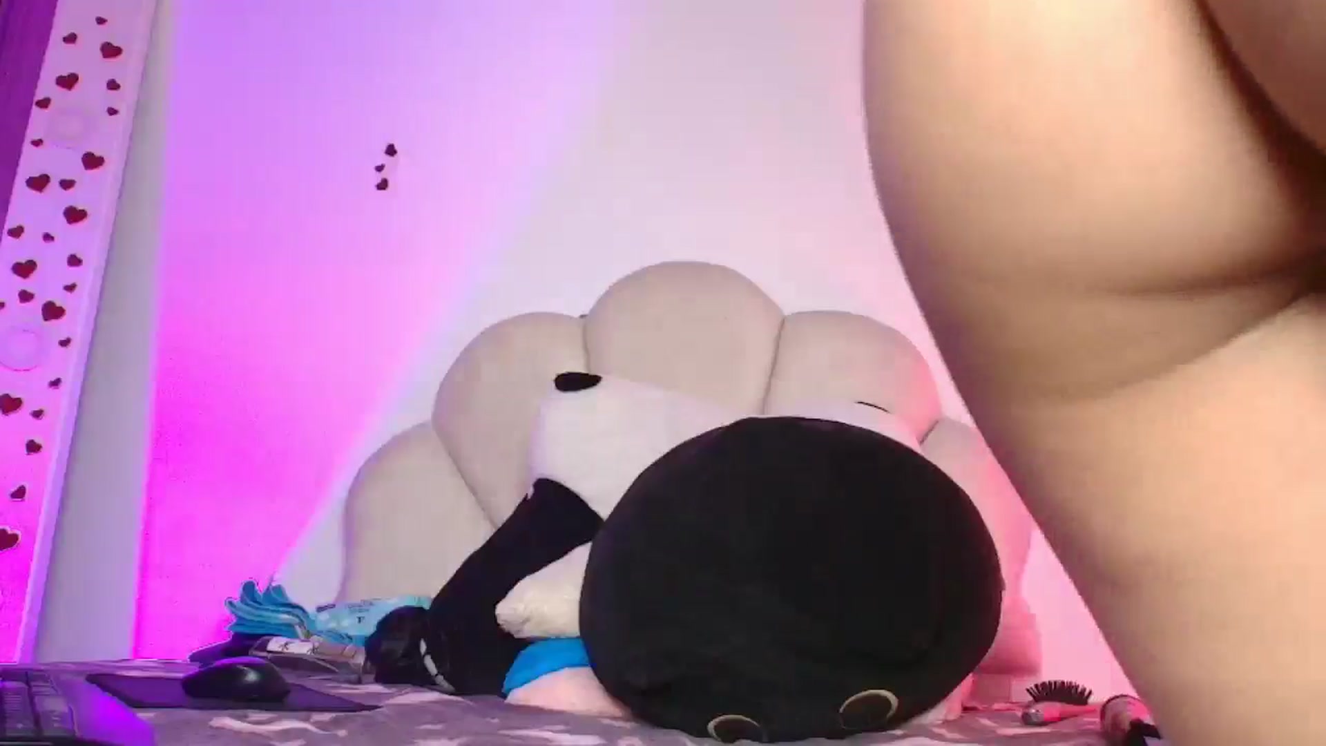 Gallery image thumbnail from KishaColins's myfreecams stream on, 04/21/2026, 17:38 image 12 of 20
