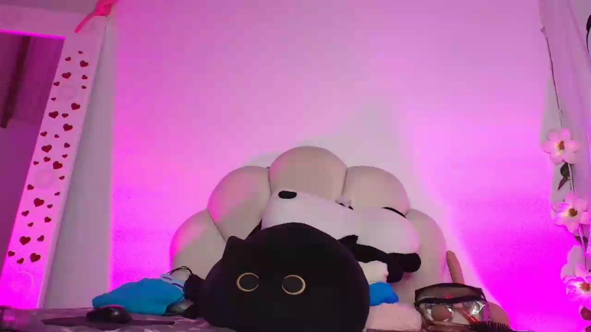 Gallery image thumbnail from KishaColins's myfreecams stream on, 05/14/2026, 13:19 image 20 of 20