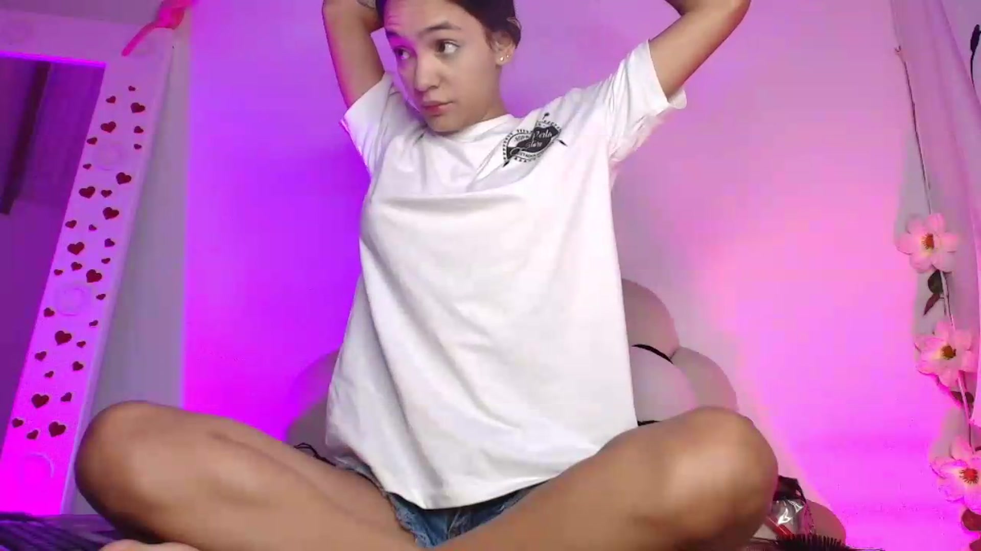 Gallery image thumbnail from KishaColins's myfreecams stream on, 05/14/2026, 13:19 image 6 of 20