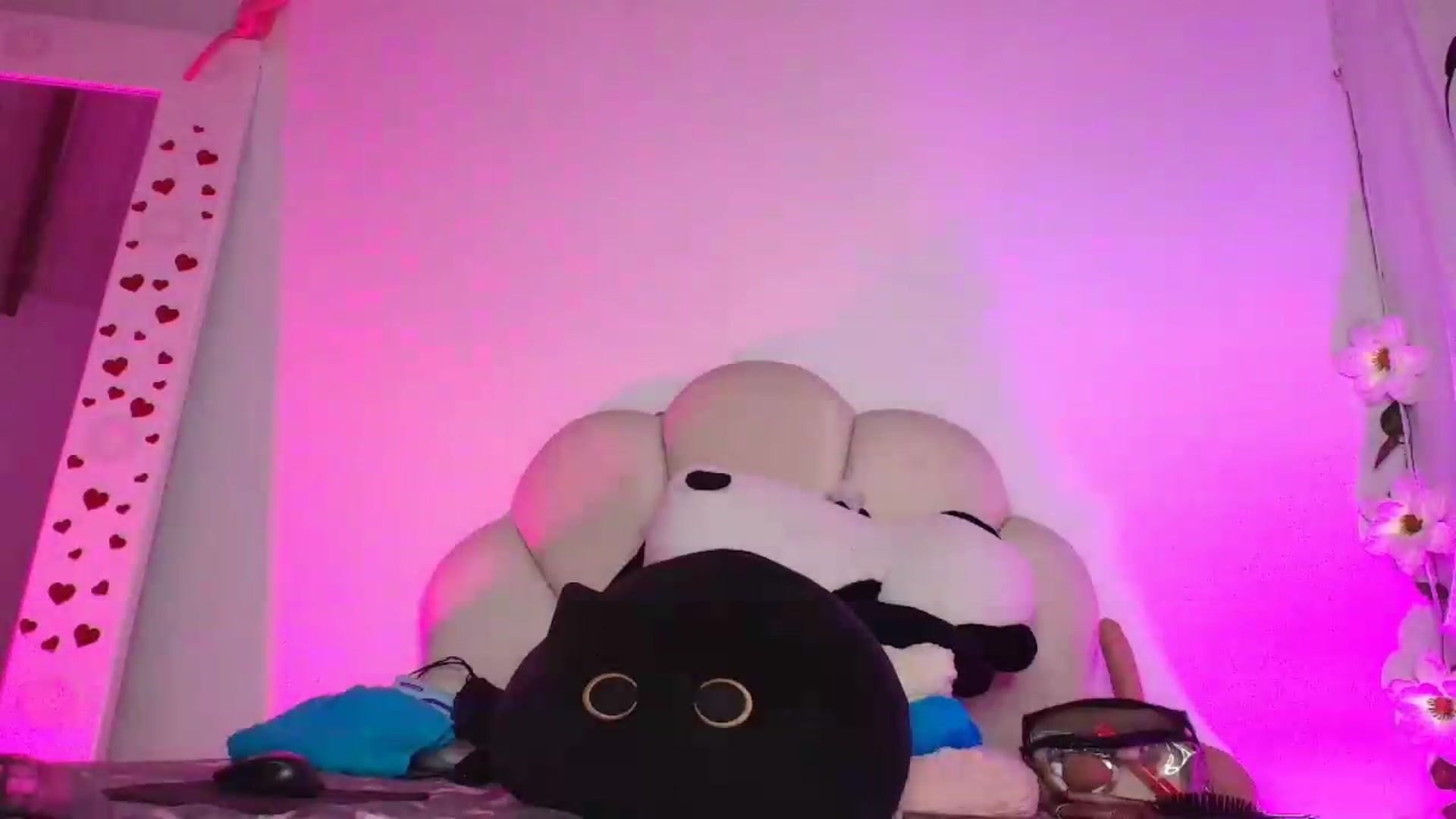 Gallery image thumbnail from KishaColins's myfreecams stream on, 05/14/2026, 13:19 image 19 of 20