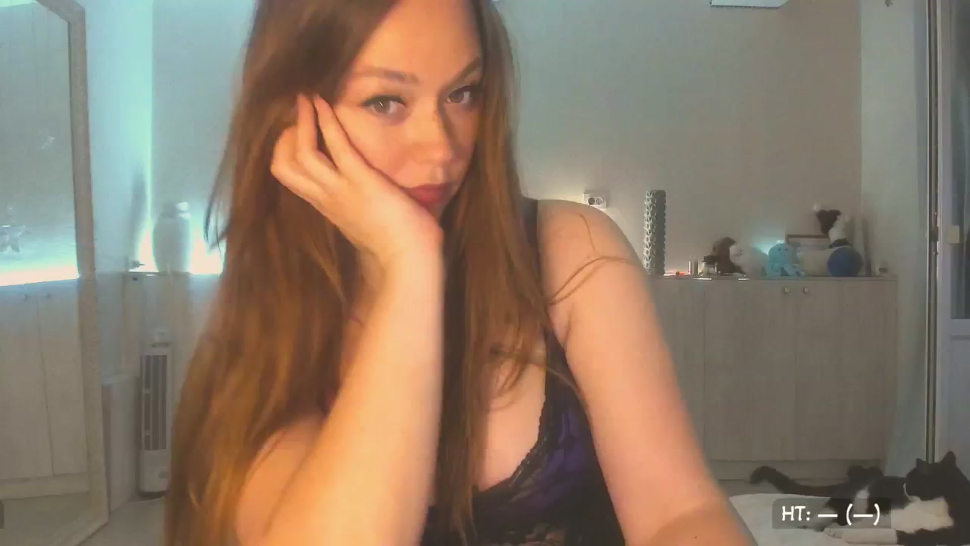 Gallery image thumbnail from KissMyEyess's myfreecams stream on, 07/15/2025, 02:28 image 7 of 20