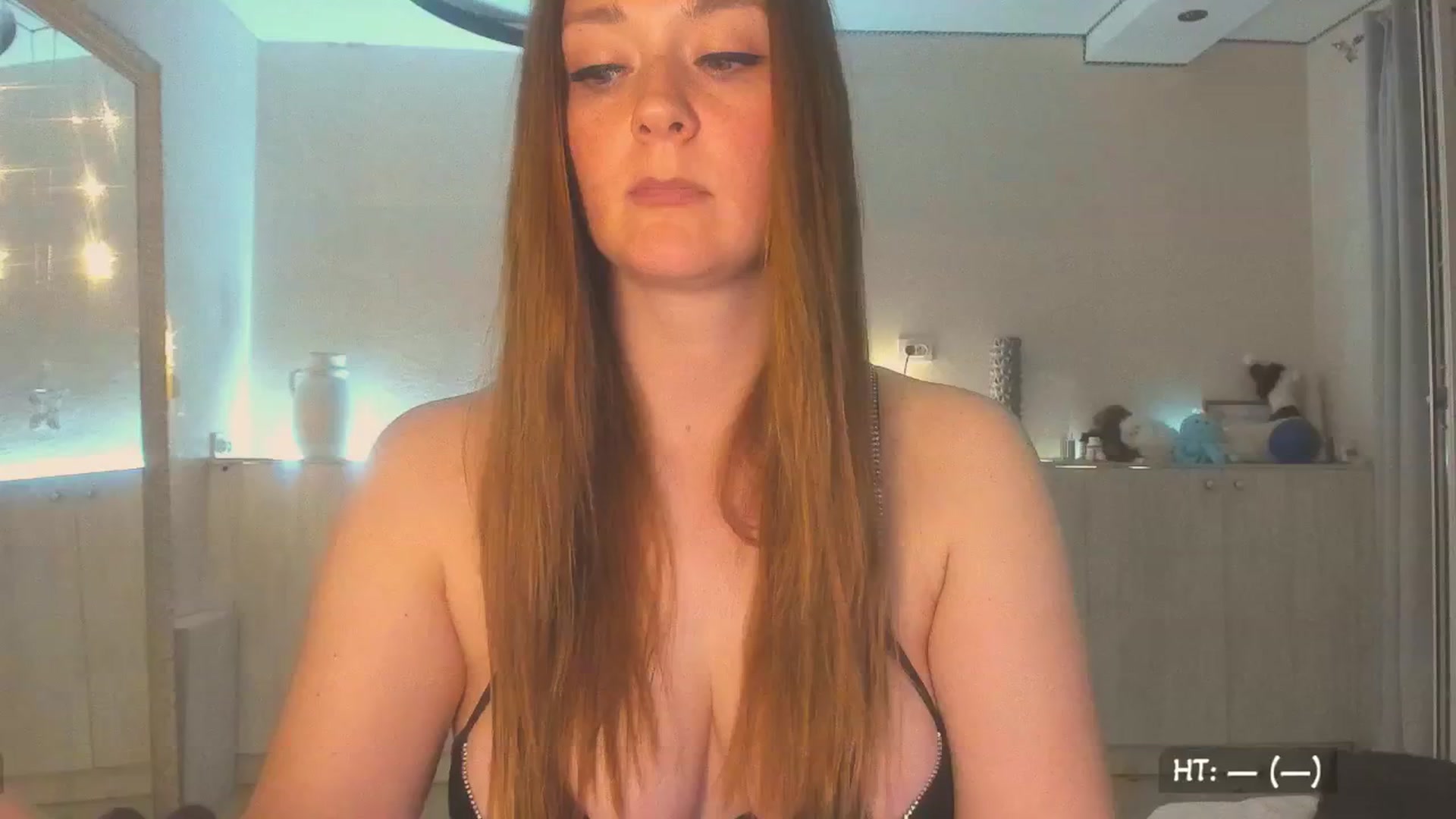 Gallery image thumbnail from KissMyEyess's myfreecams stream on, 07/21/2025, 24:58 image 17 of 20