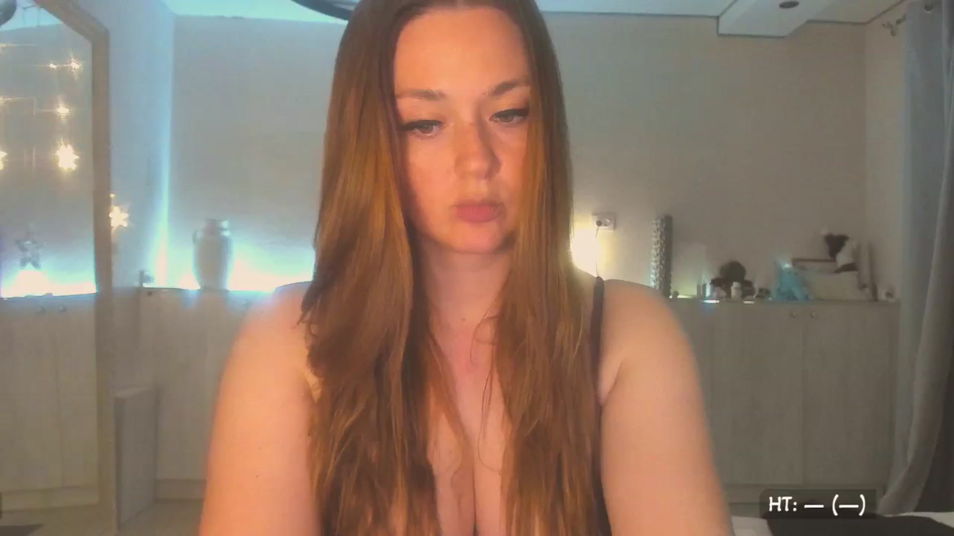 Gallery image thumbnail from KissMyEyess's myfreecams stream on, 07/24/2025, 24:24 image 18 of 20
