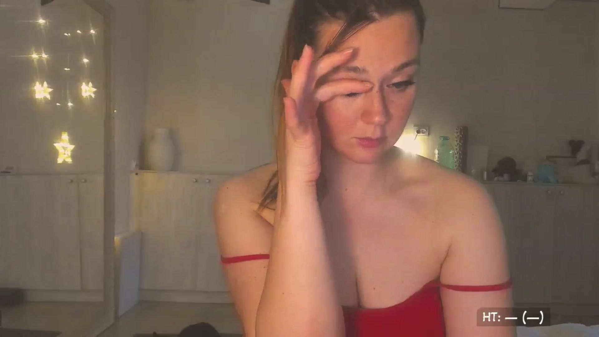 Gallery image thumbnail from KissMyEyess's myfreecams stream on, 07/25/2025, 01:55 image 18 of 20