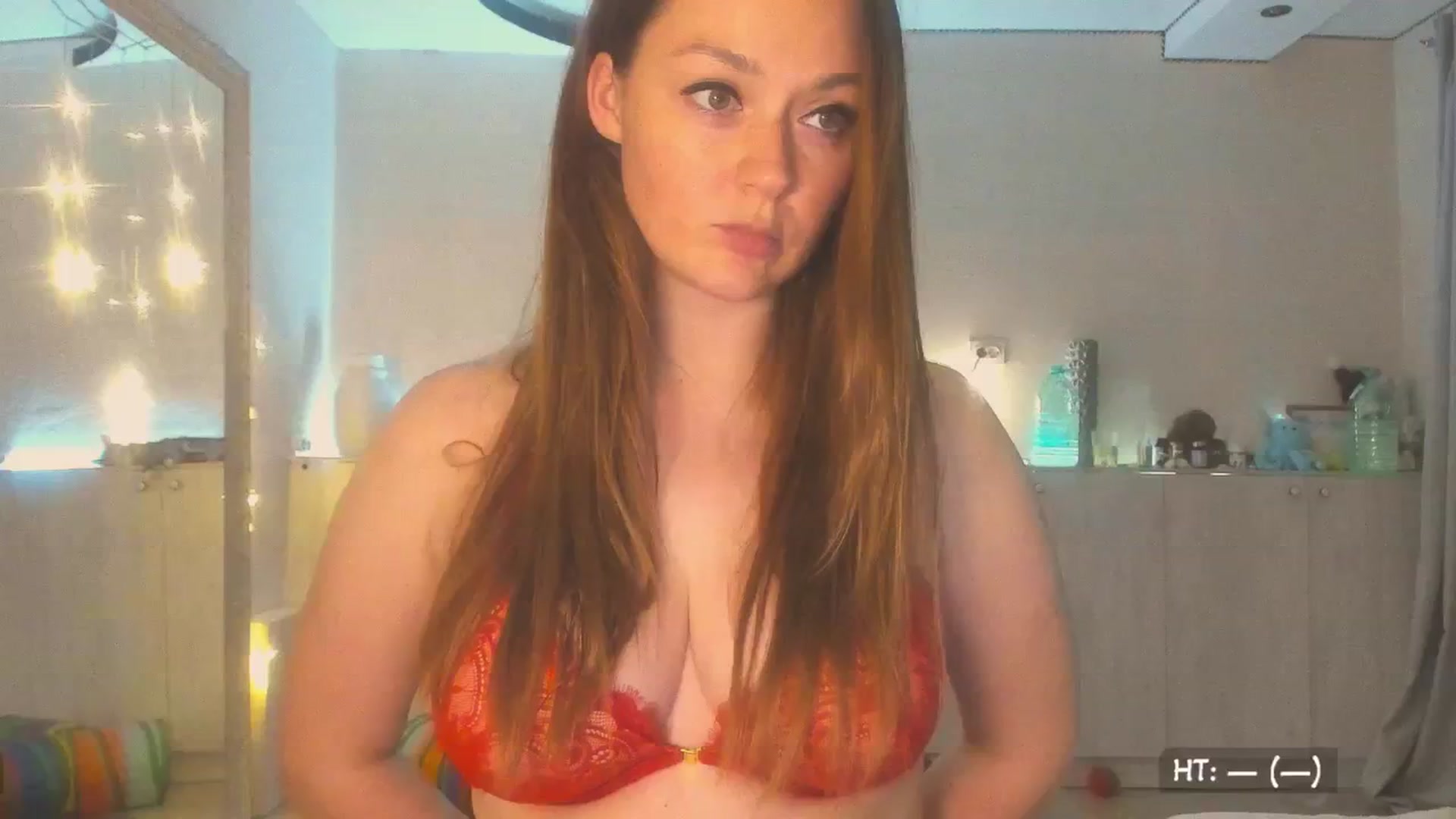 Gallery image thumbnail from KissMyEyess's myfreecams stream on, 07/26/2025, 02:19 image 7 of 20