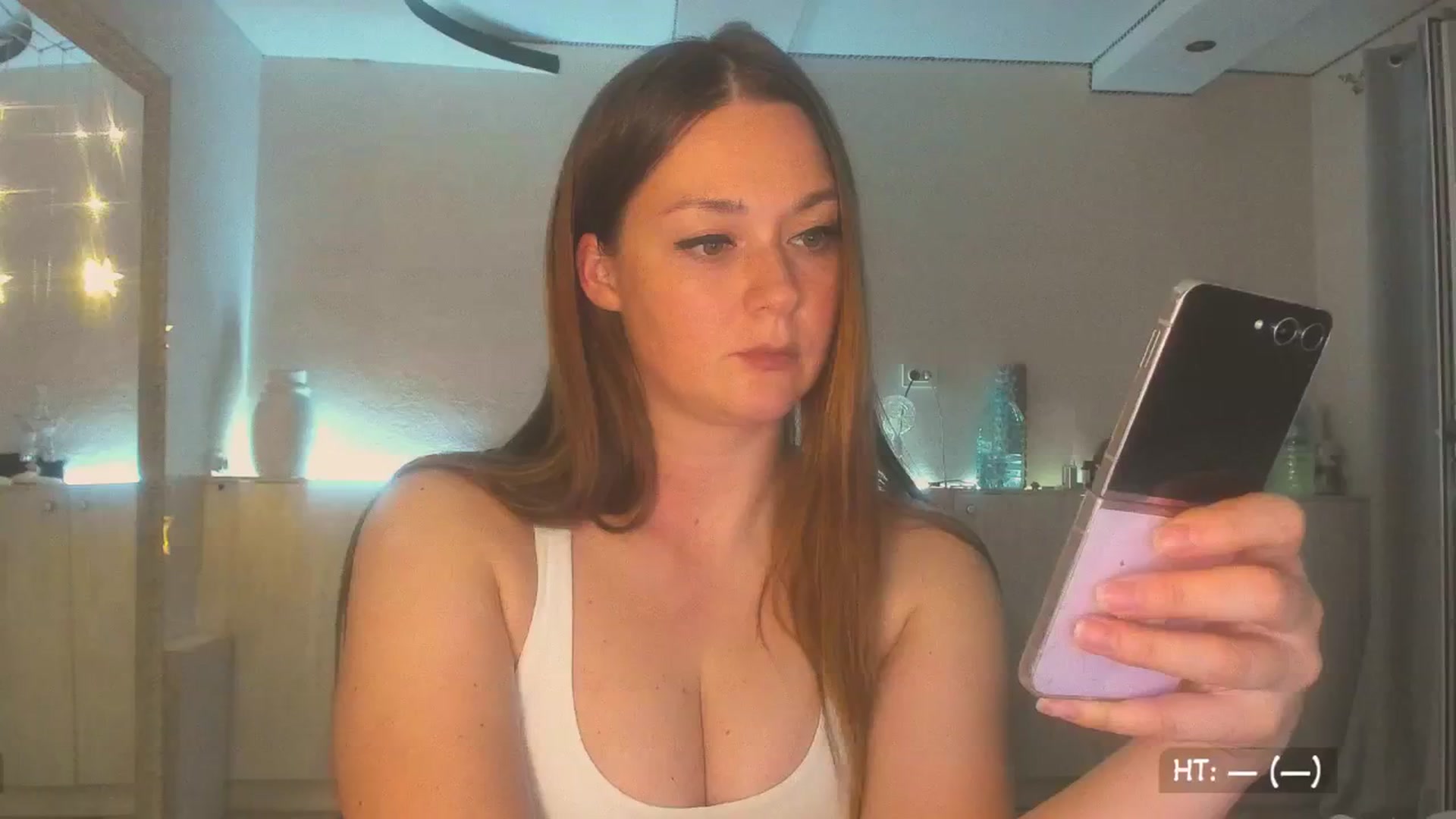 Gallery image thumbnail from KissMyEyess's myfreecams stream on, 07/27/2025, 02:21 image 1 of 20