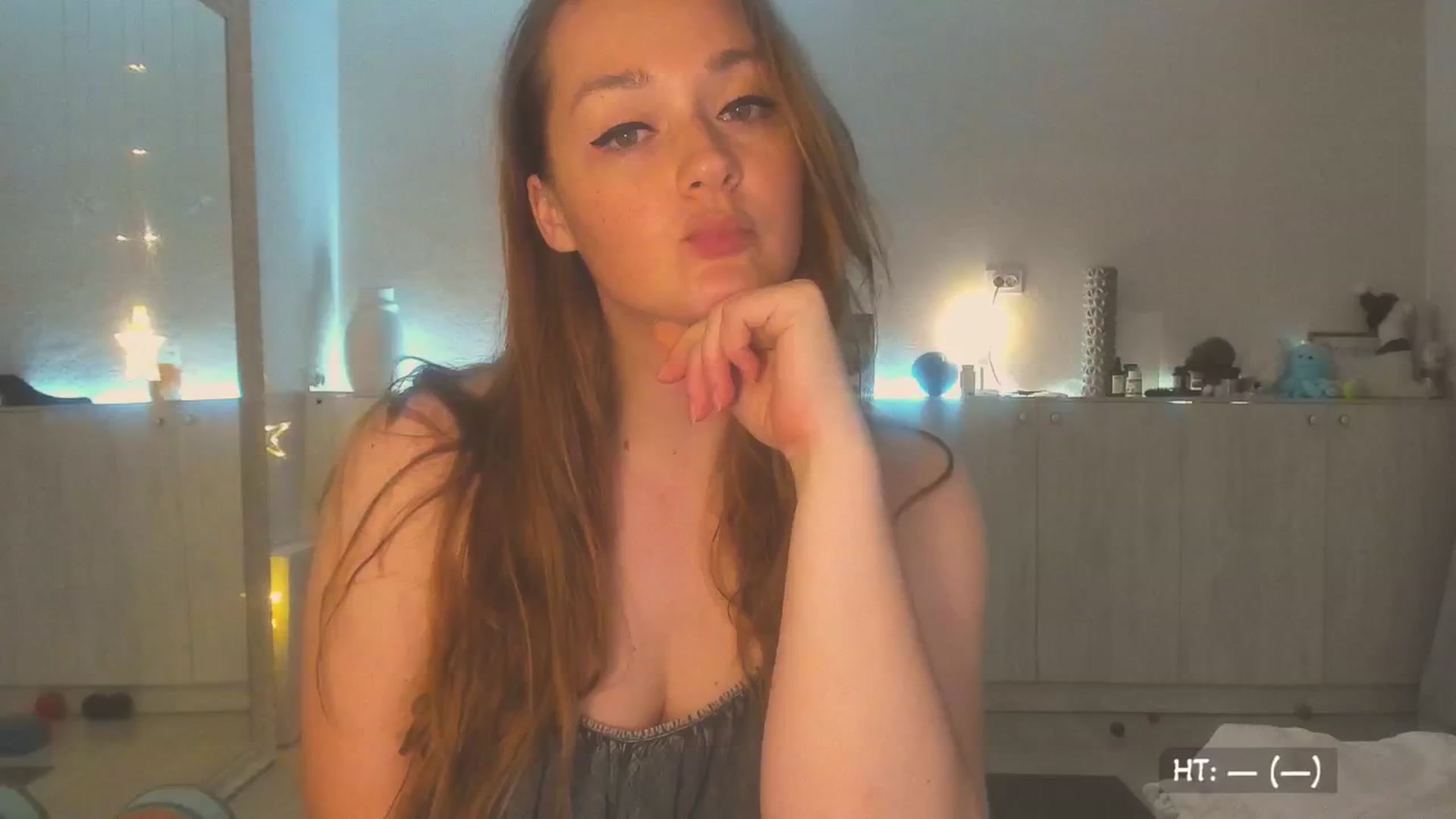 Gallery image thumbnail from KissMyEyess's myfreecams stream on, 07/30/2025, 01:14 image 8 of 20