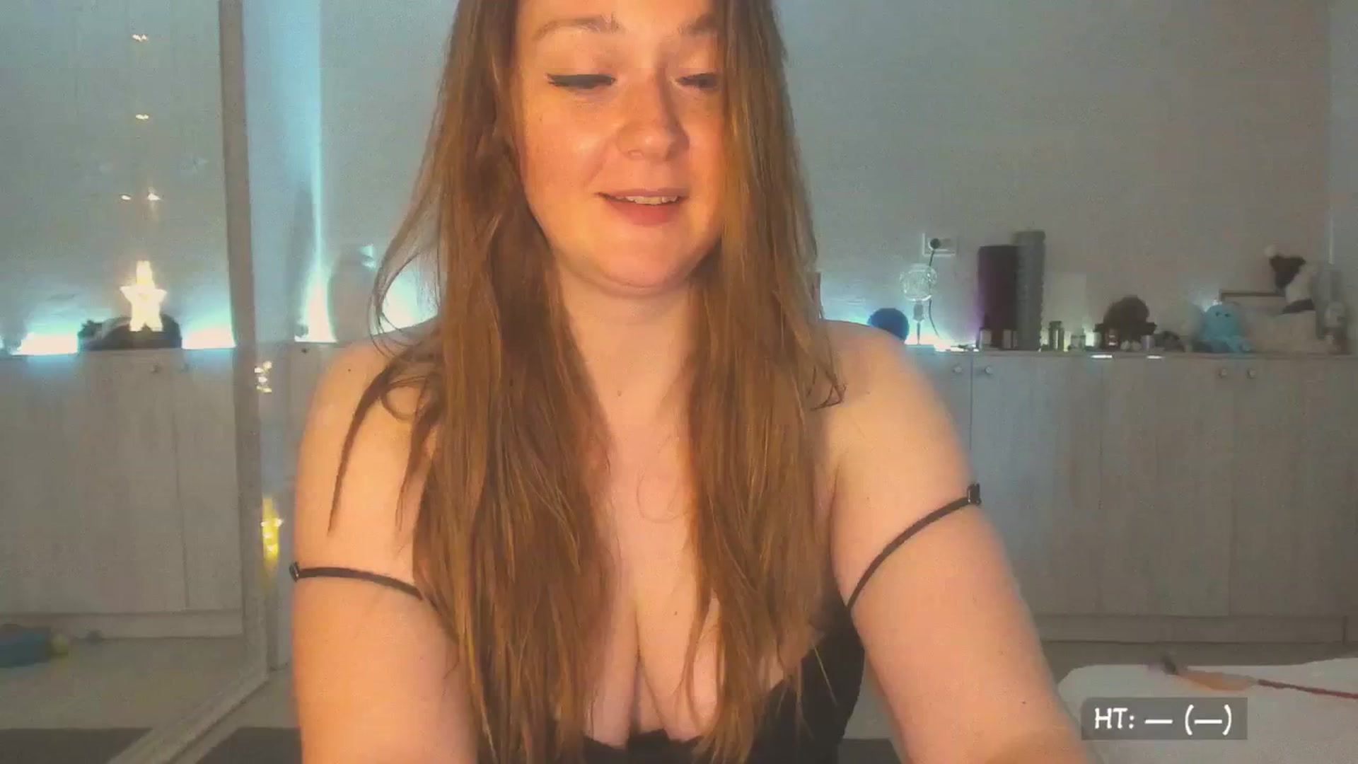 Gallery image thumbnail from KissMyEyess's myfreecams stream on, 08/01/2025, 02:01 image 19 of 20