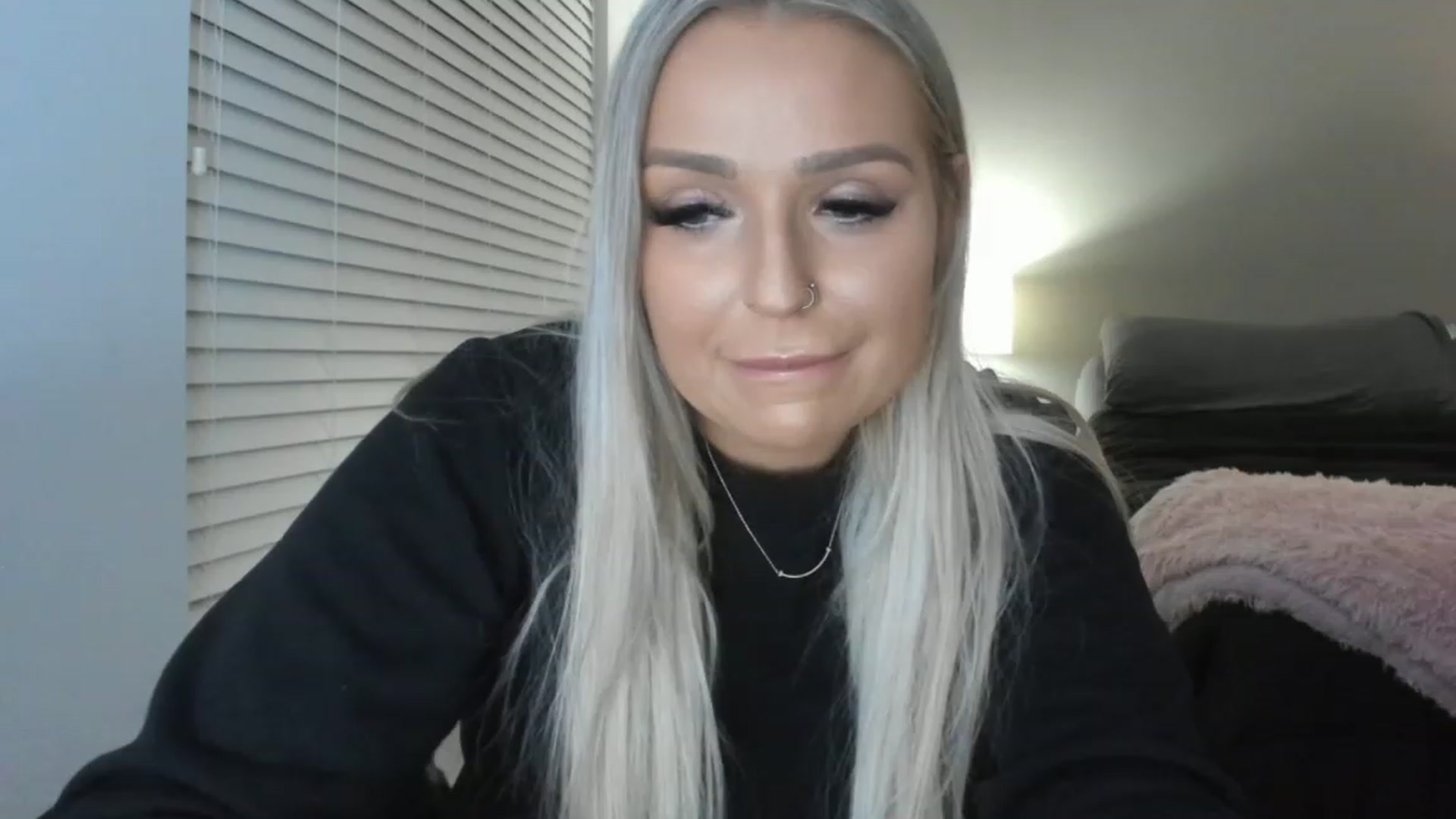 Gallery image thumbnail from KissMyTitsPls's myfreecams stream on, 01/10/2023, 01:37 image 5 of 20