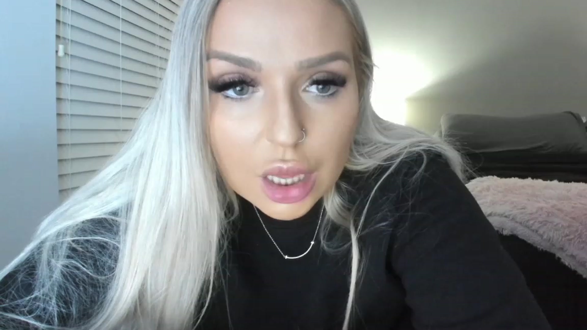 Gallery image thumbnail from KissMyTitsPls's myfreecams stream on, 01/10/2023, 01:37 image 18 of 20