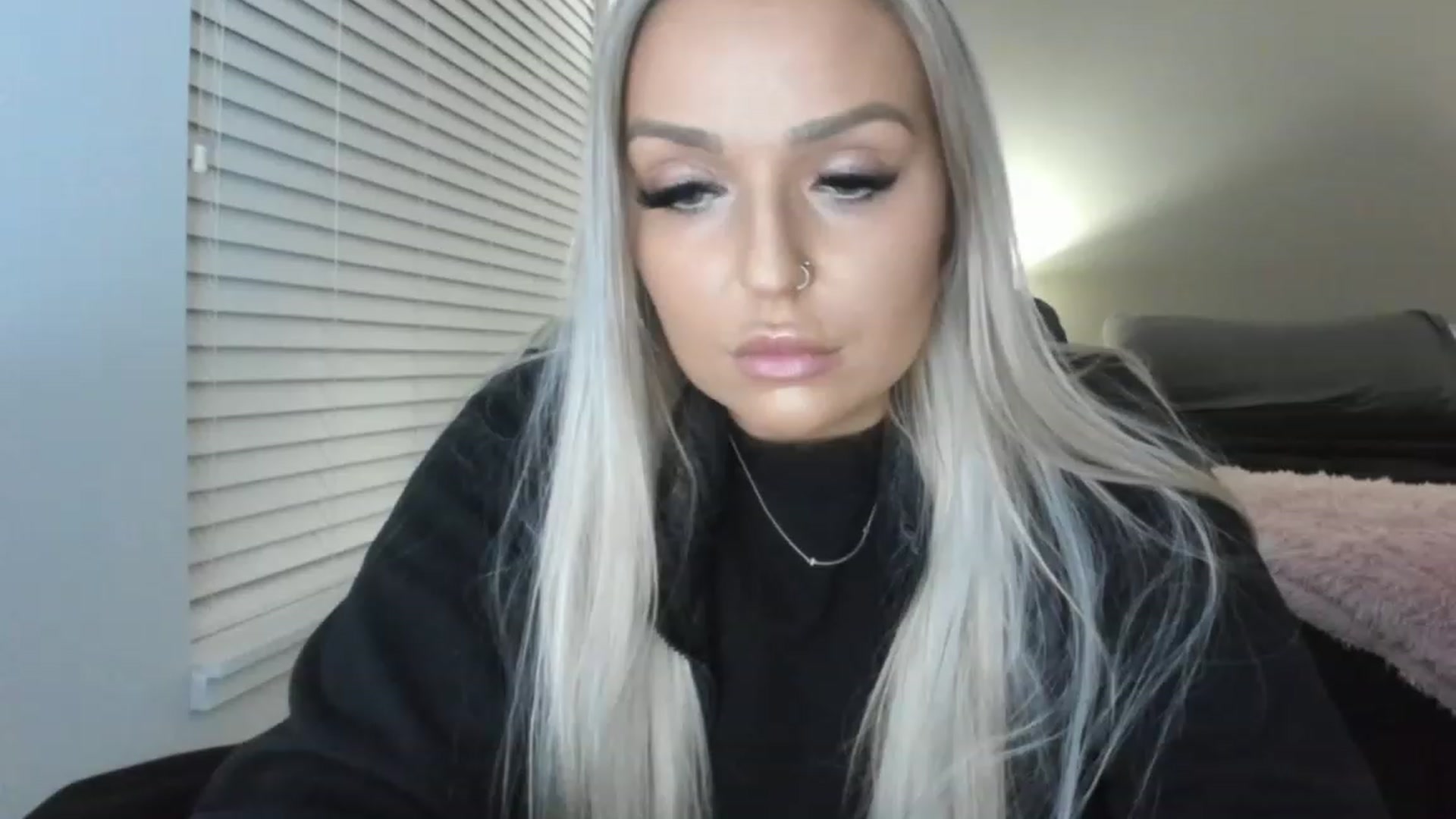 Gallery image thumbnail from KissMyTitsPls's myfreecams stream on, 01/10/2023, 01:37 image 3 of 20