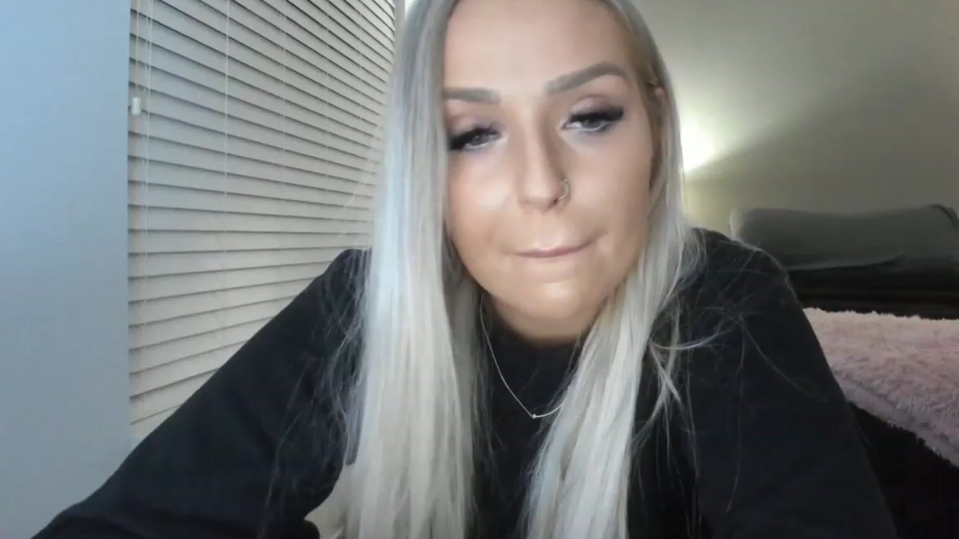 Gallery image thumbnail from KissMyTitsPls's myfreecams stream on, 01/10/2023, 01:37 image 12 of 20