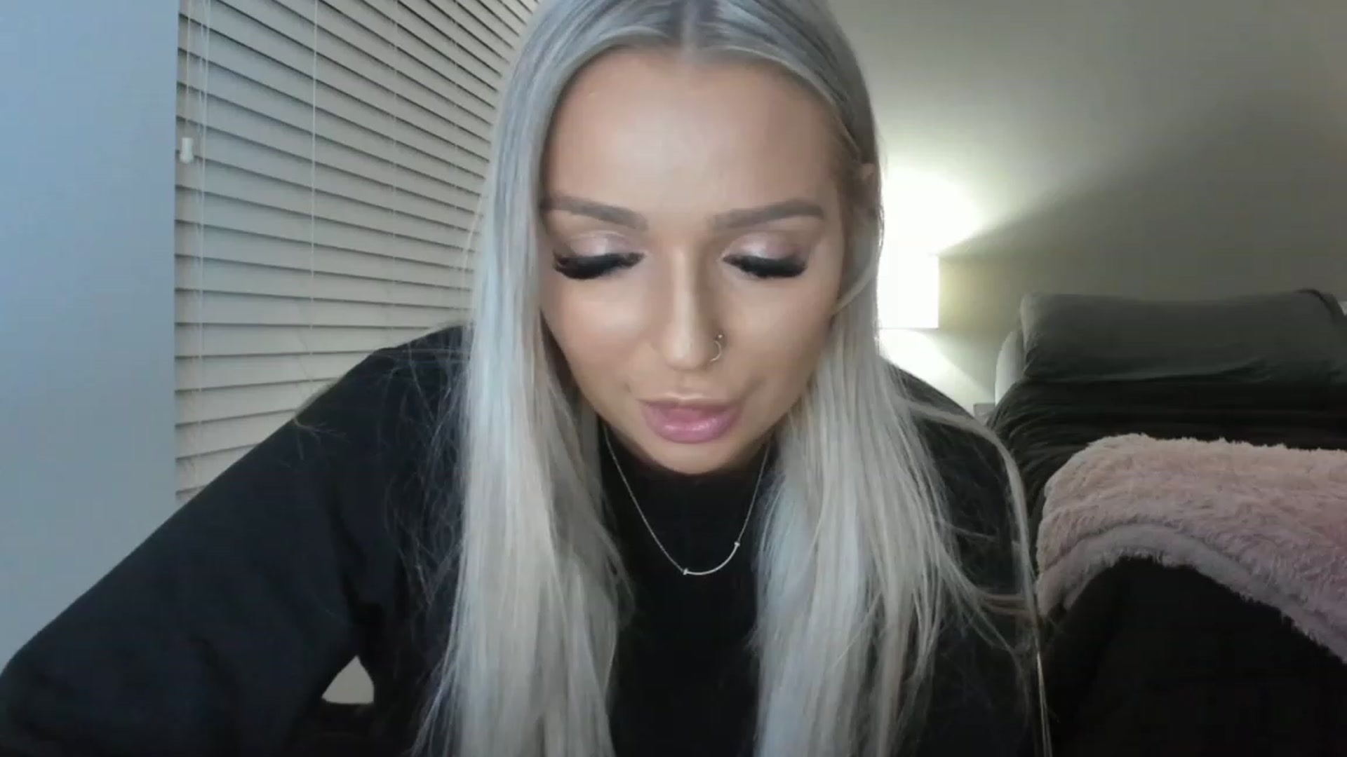 Gallery image thumbnail from KissMyTitsPls's myfreecams stream on, 01/10/2023, 01:37 image 7 of 20