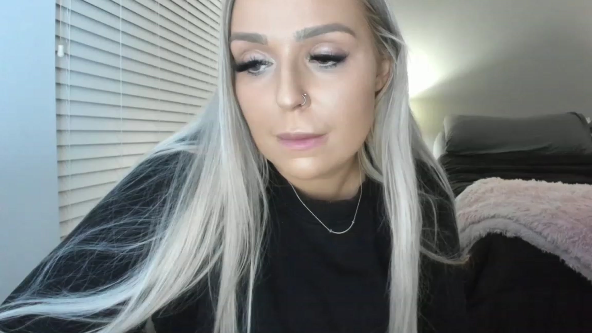 Gallery image thumbnail from KissMyTitsPls's myfreecams stream on, 01/10/2023, 01:37 image 15 of 20