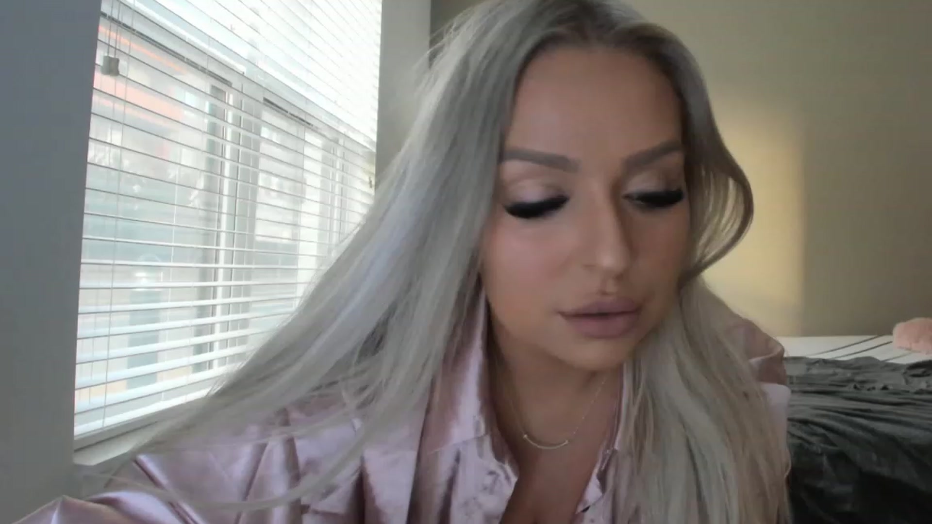 Gallery image thumbnail from KissMyTitsPls's myfreecams stream on, 01/15/2023, 22:13 image 1 of 20