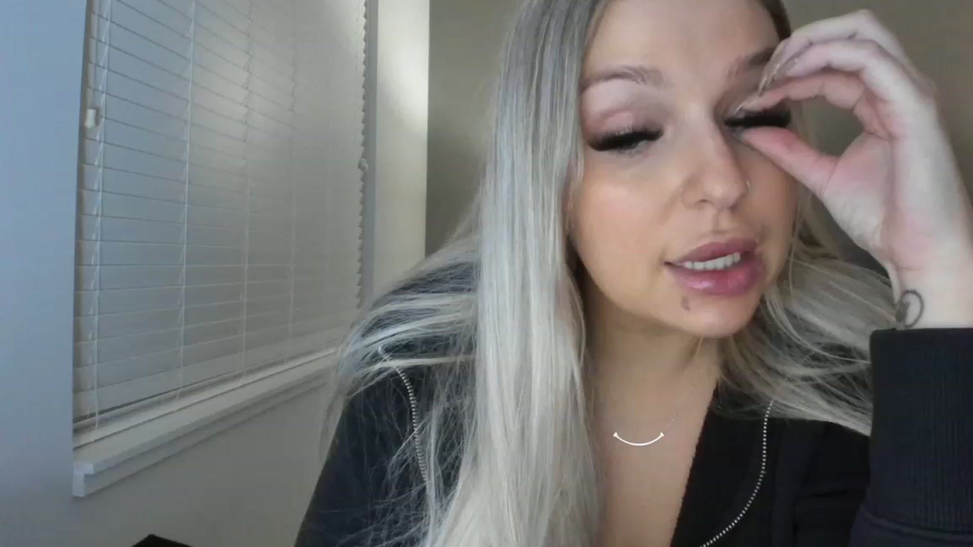 Gallery image thumbnail from KissMyTitsPls's myfreecams stream on, 01/19/2023, 01:37 image 20 of 20