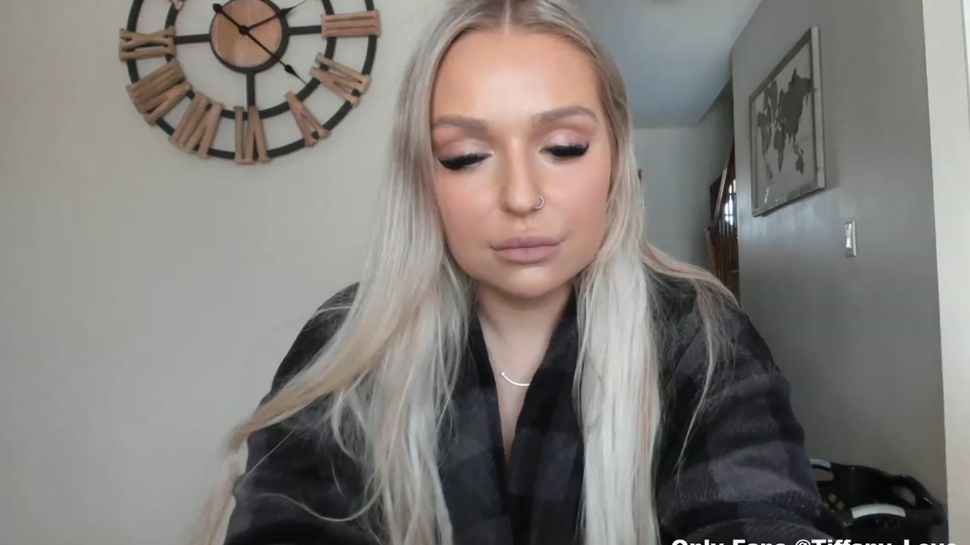 Gallery image thumbnail from KissMyTitsPls's myfreecams stream on, 02/10/2023, 19:25 image 1 of 20