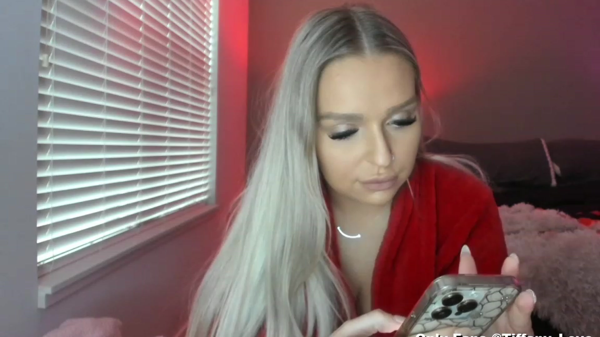 Gallery image thumbnail from KissMyTitsPls's myfreecams stream on, 02/14/2023, 21:54 image 5 of 20