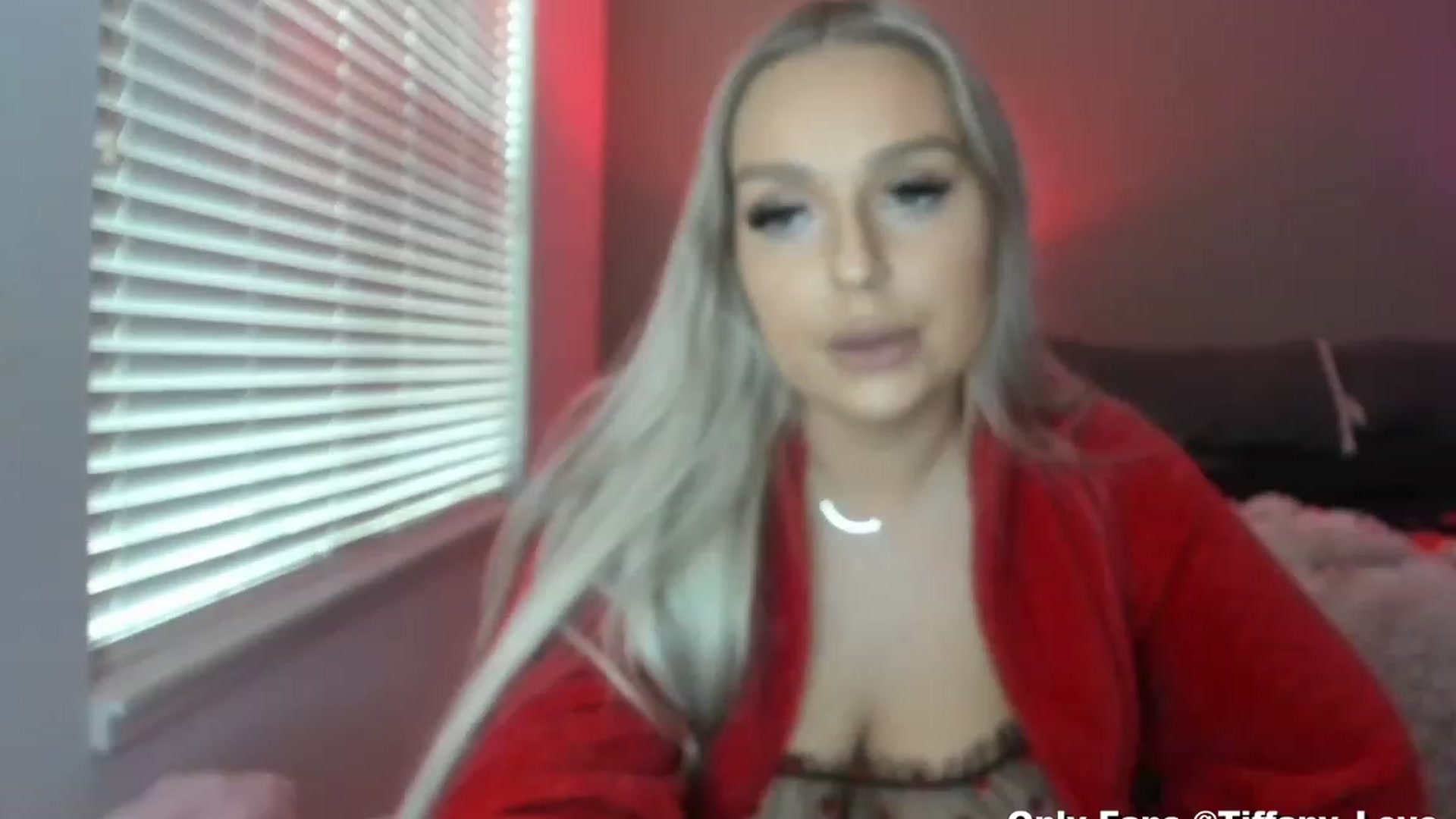 Gallery image thumbnail from KissMyTitsPls's myfreecams stream on, 02/14/2023, 21:54 image 10 of 20