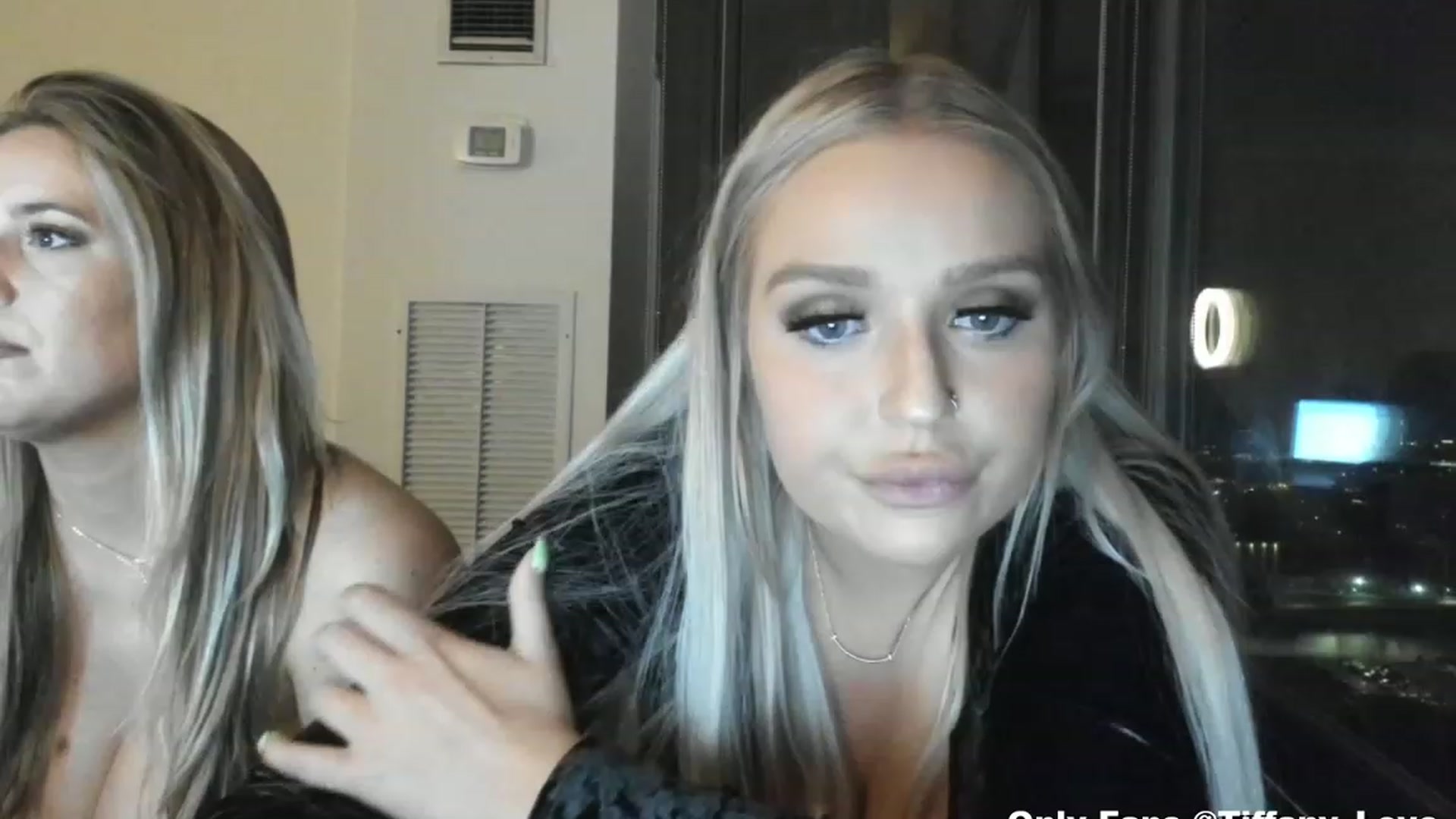 Gallery image thumbnail from KissMyTitsPls's myfreecams stream on, 04/08/2023, 06:28 image 3 of 20