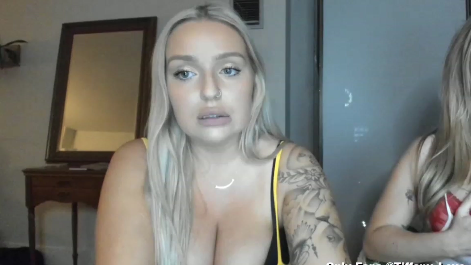 Gallery image thumbnail from KissMyTitsPls's myfreecams stream on, 05/12/2023, 04:26 image 3 of 20