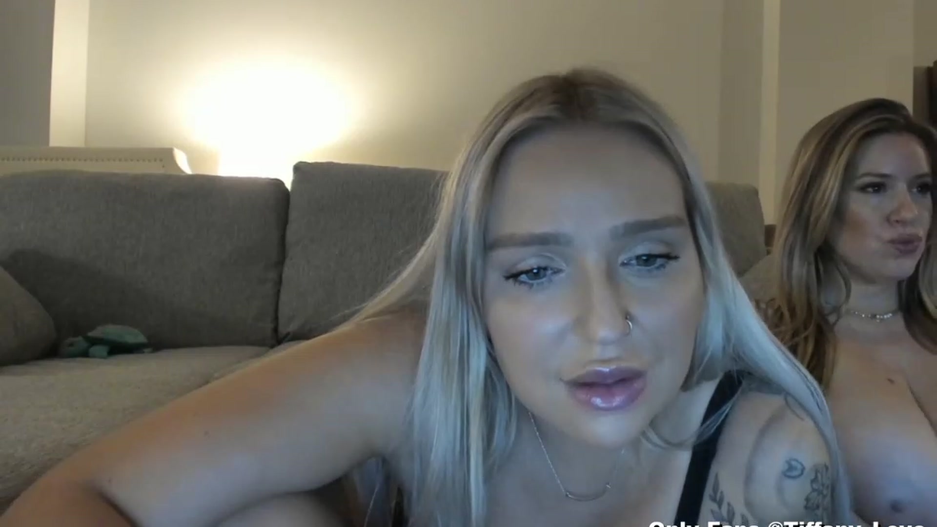 Gallery image thumbnail from KissMyTitsPls's myfreecams stream on, 05/21/2023, 04:41 image 15 of 20