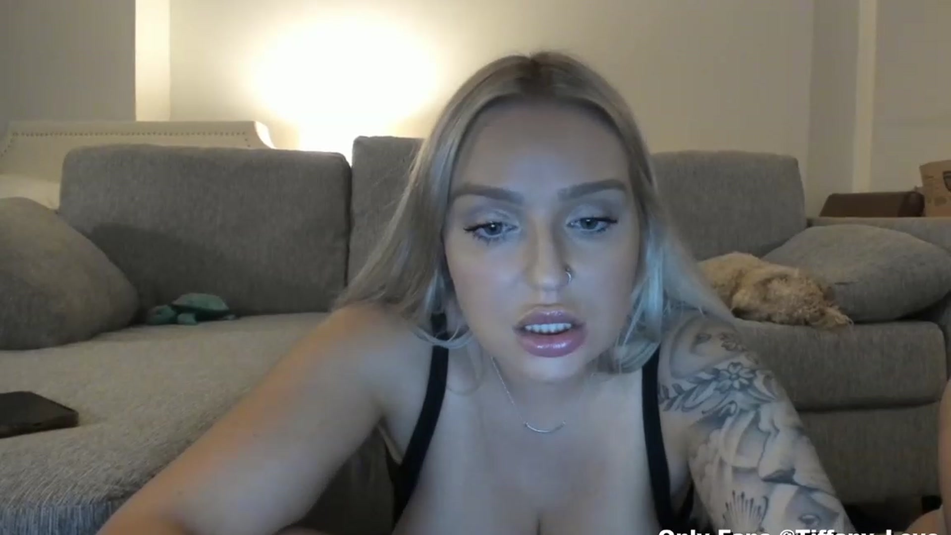 Gallery image thumbnail from KissMyTitsPls's myfreecams stream on, 05/21/2023, 04:41 image 8 of 20