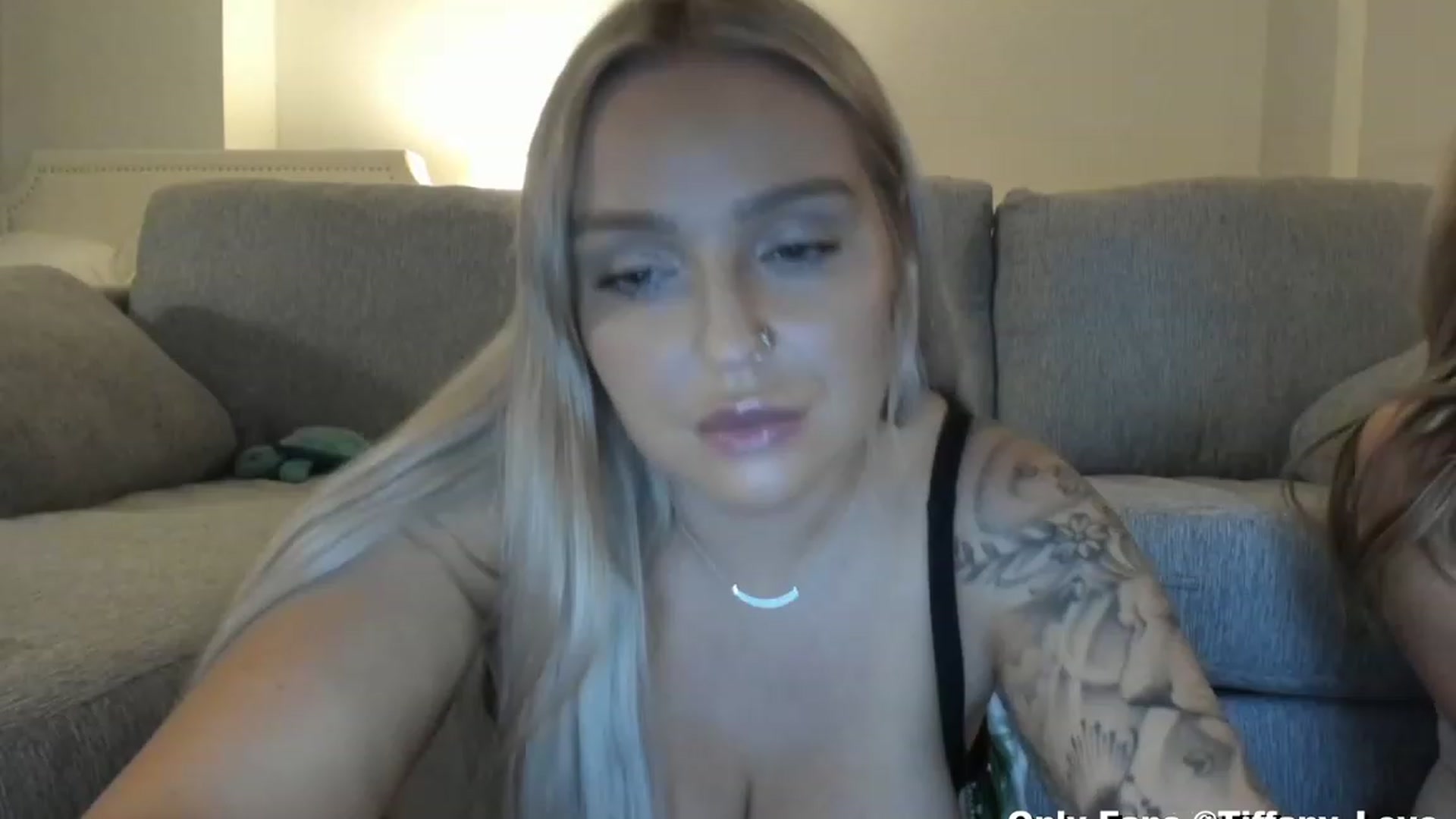 Gallery image thumbnail from KissMyTitsPls's myfreecams stream on, 05/21/2023, 04:41 image 2 of 20